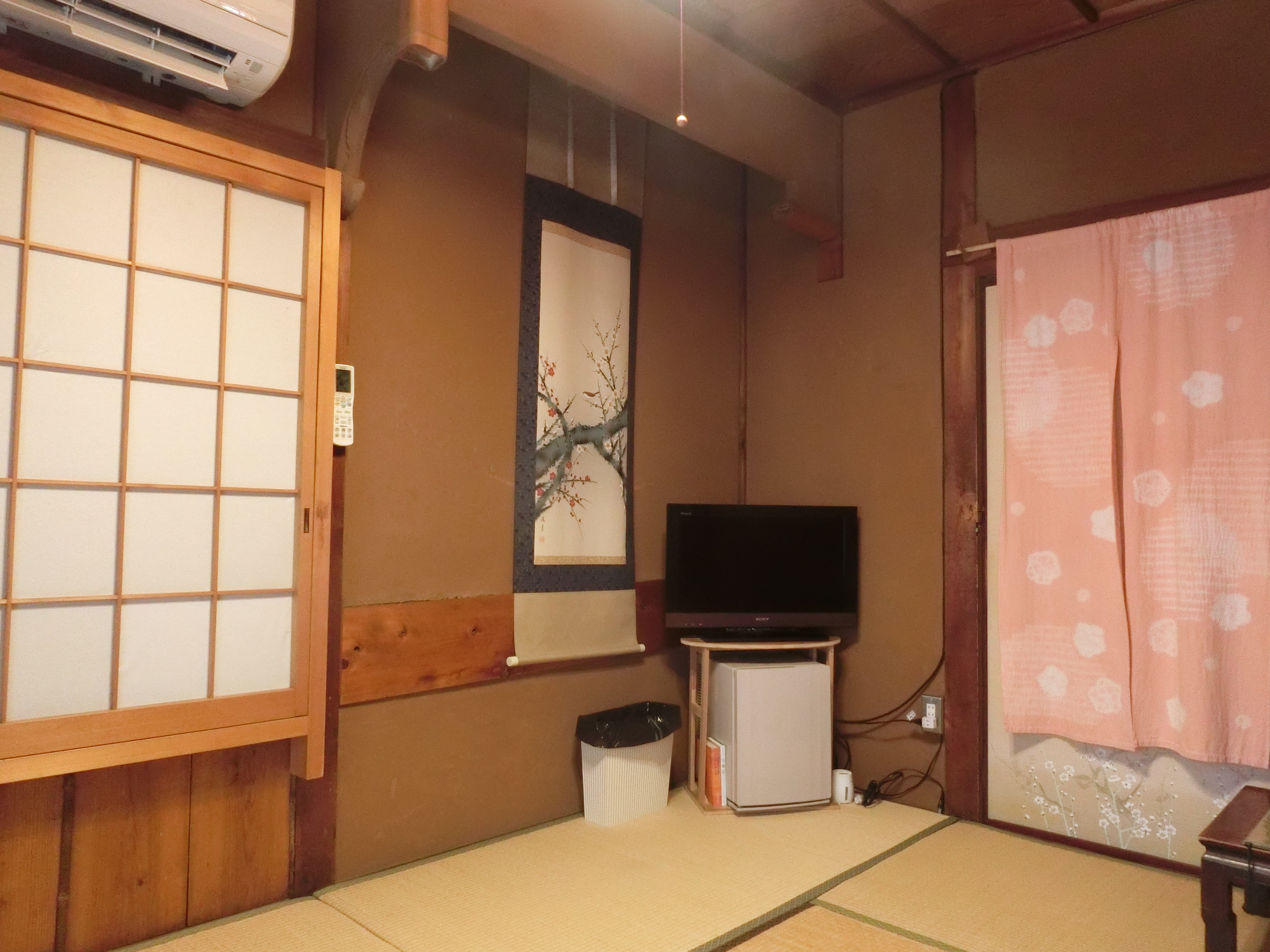 Others: Single room