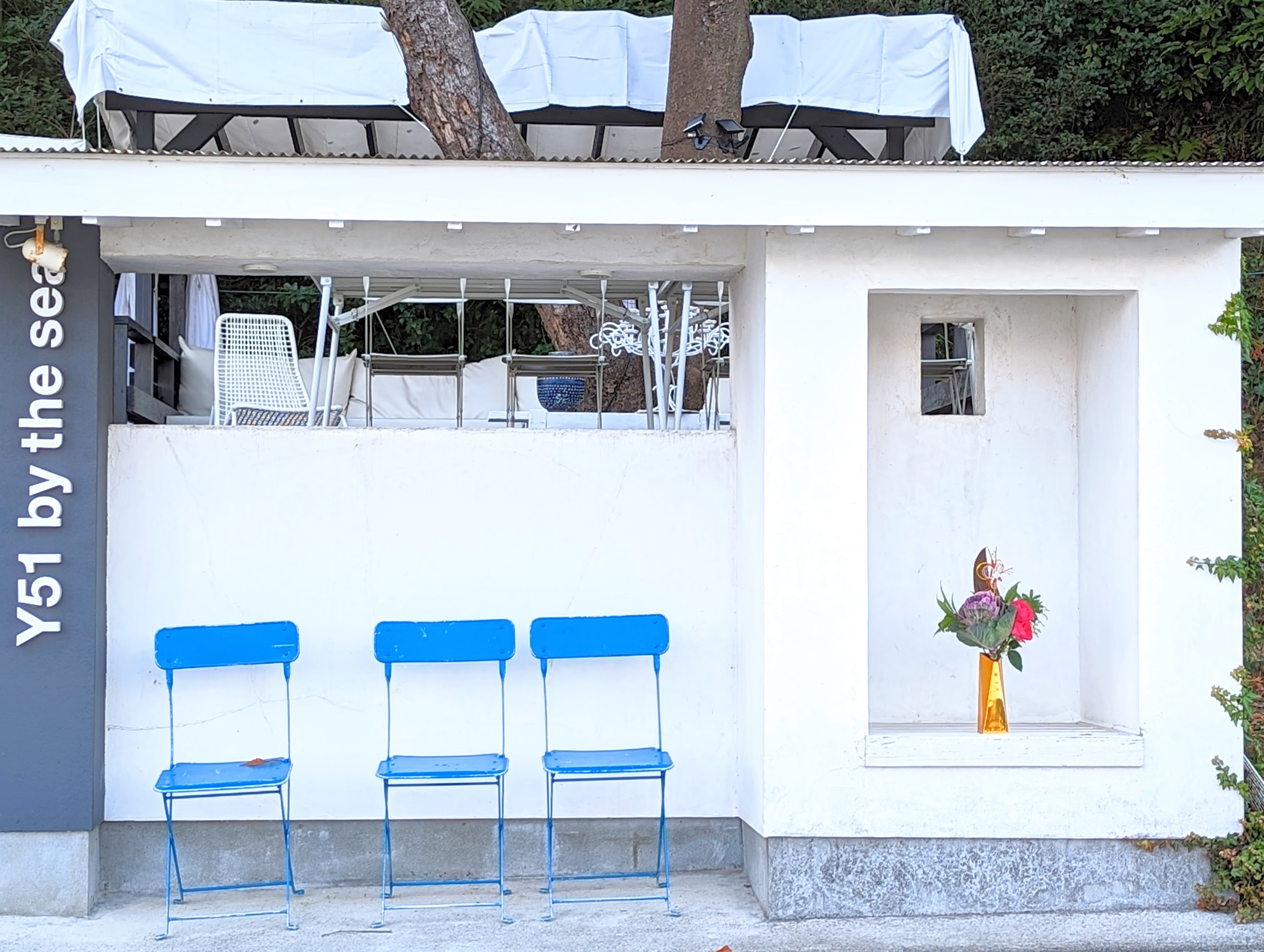 bus stop