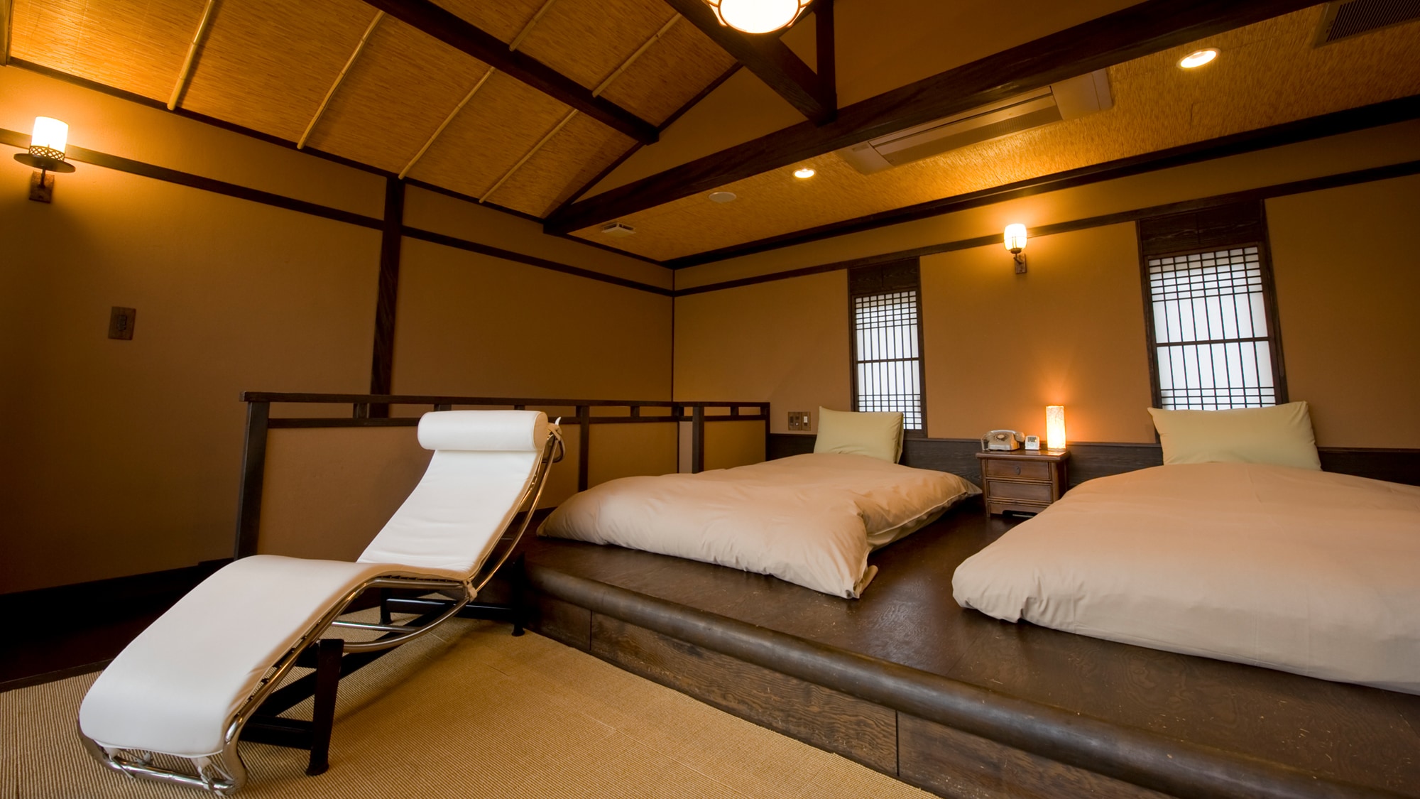 [Moon type] From the open-air bath that opens up from the bedroom, you can feel the splendor of the natural surroundings of greenery and the sea.