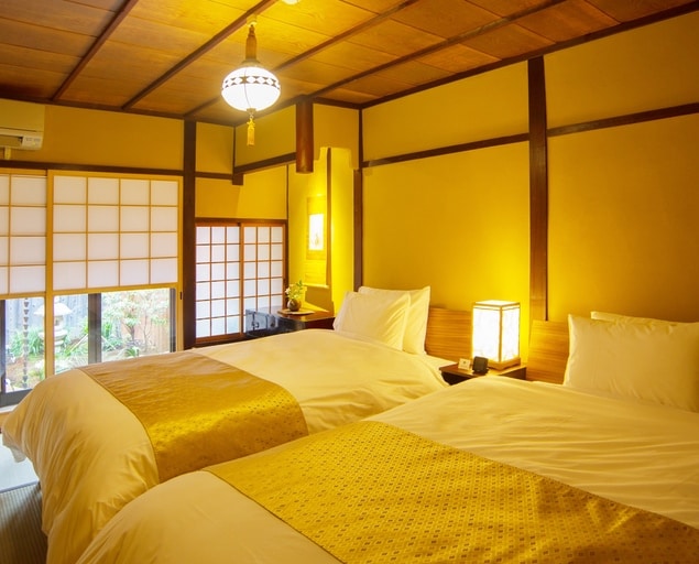 Kamar Tidur Gedung Timur