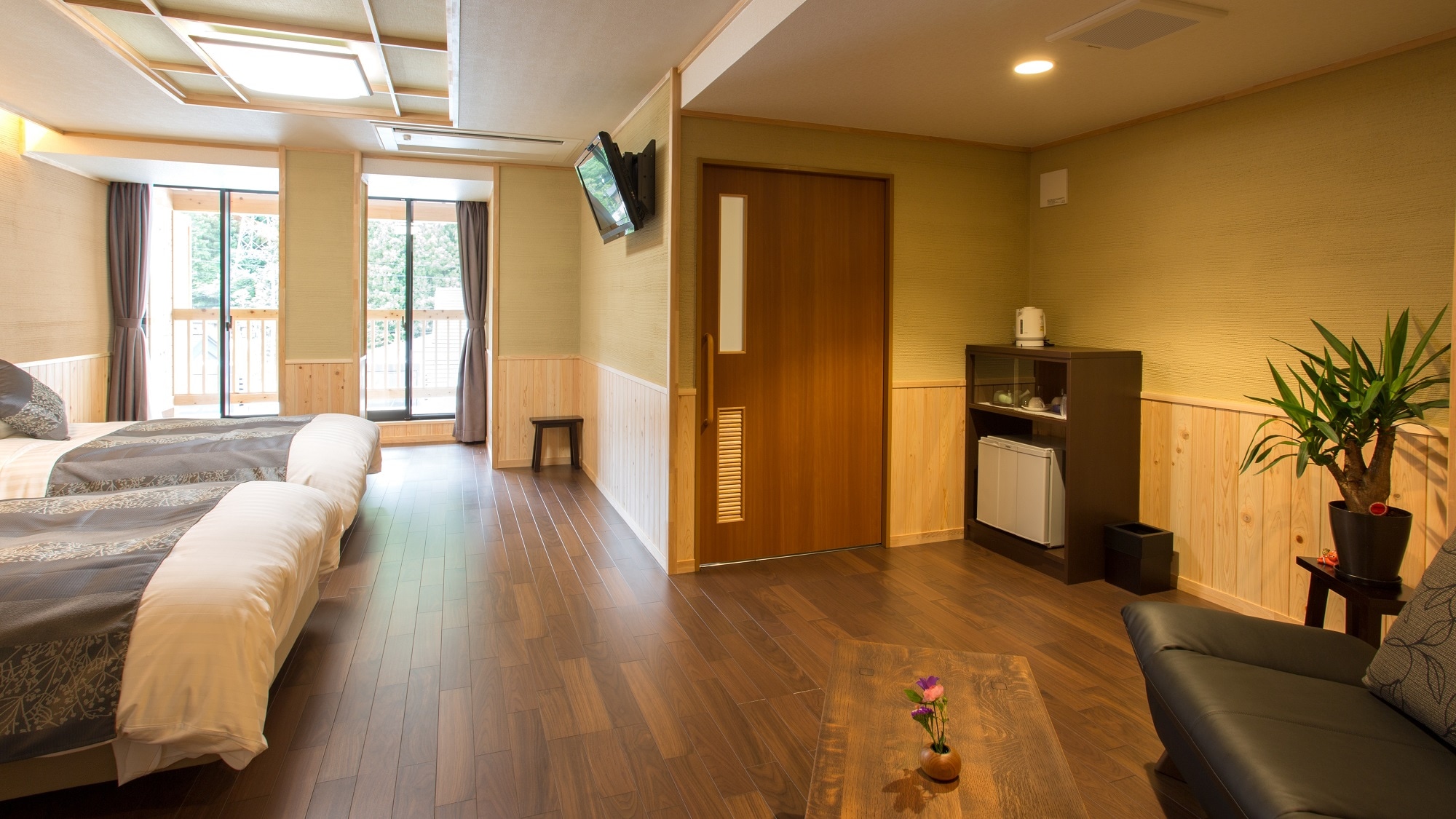 Western-style room 306 with open-air bath