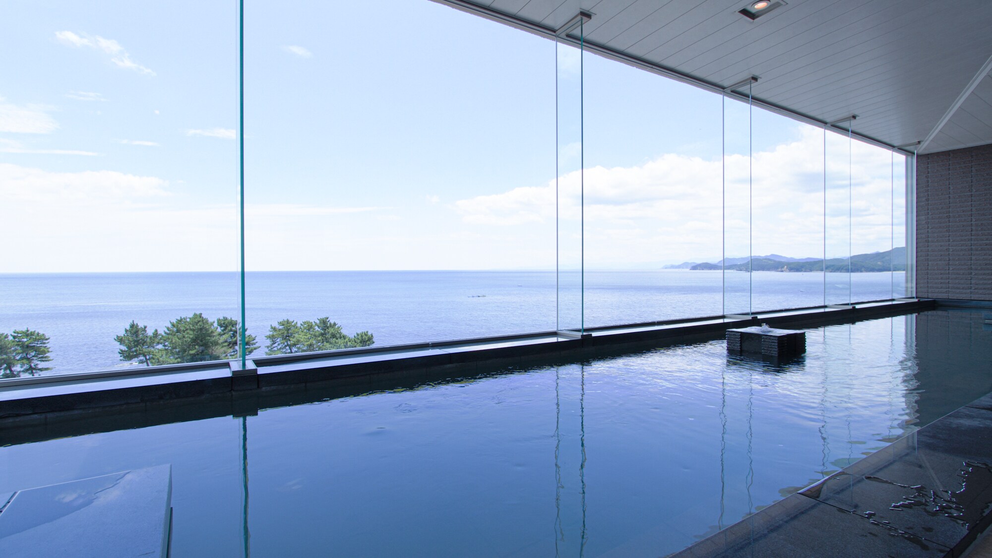 Men's observation bath