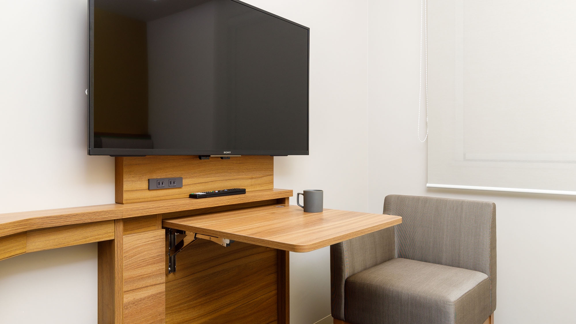 Living space: Ceiling 2,500mm, Under-bed suitcase storage, Washing machine, Microwave, Mini kitchen, Water facilities: 3