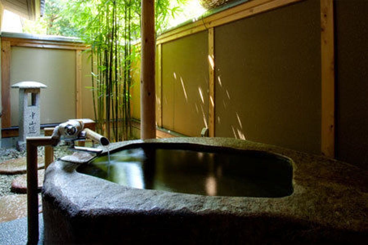 Suite with open-air bath