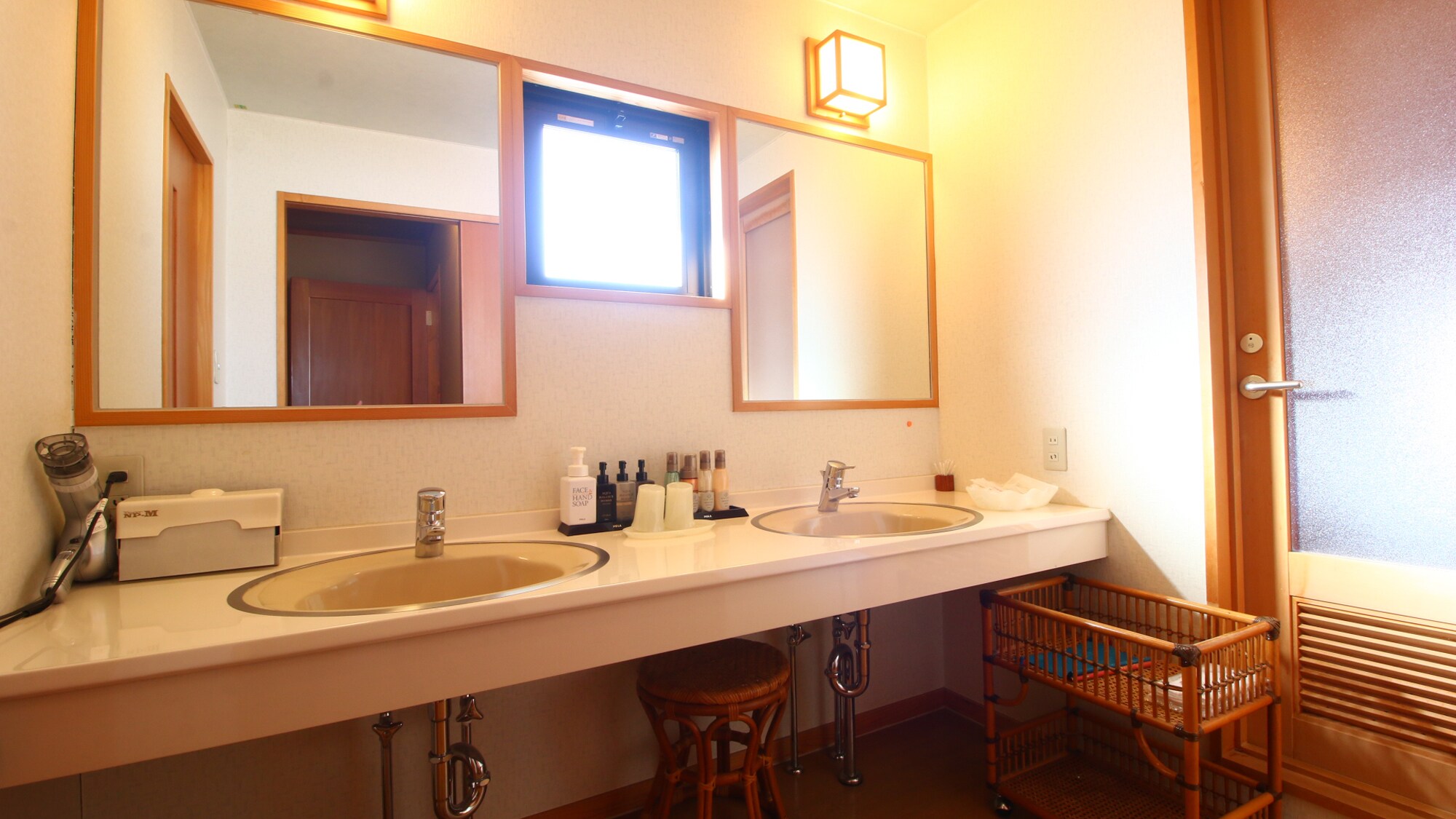 # [Murasaki Shikibu] Available for families and groups.