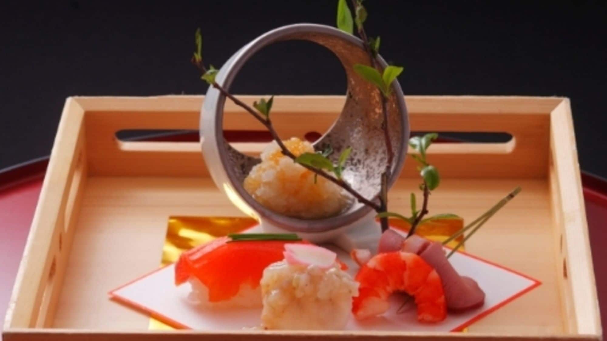 The kaiseki cuisine "ROMAN" is the highest quality dish available at our hotel, and is the subject of our head chef's greatest effort!