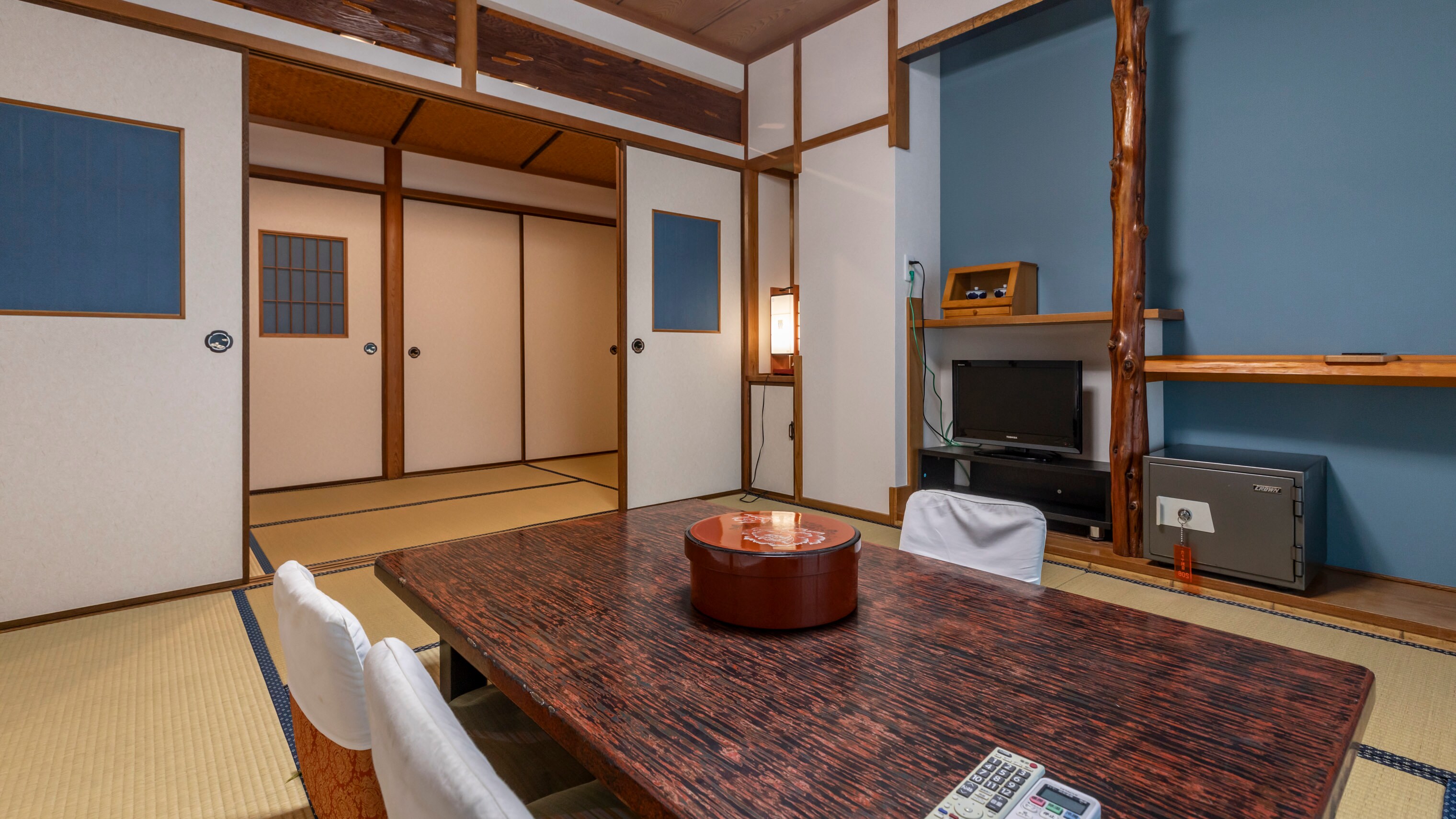 [Non-smoking] Japanese-style room for 2-4 people (with toilet and shared bathroom)