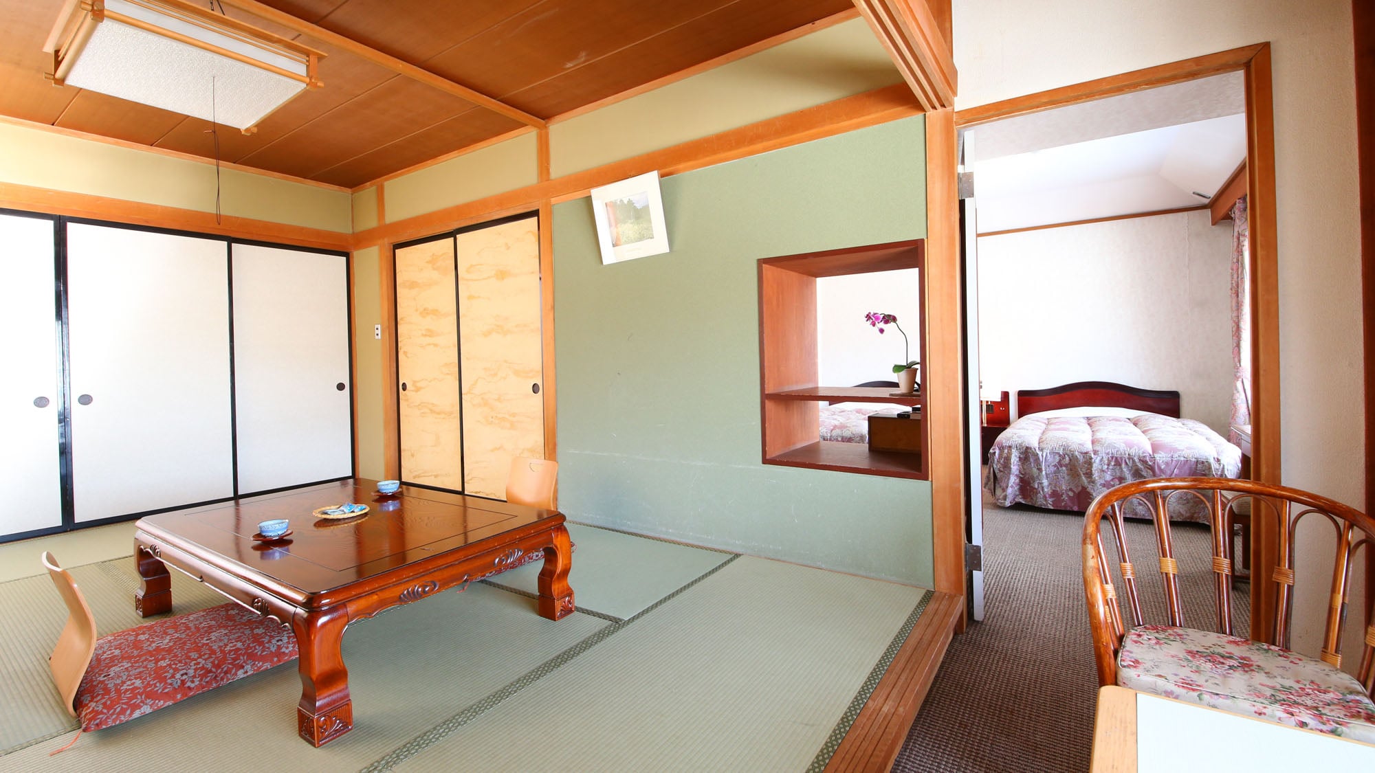 [Rachokan ■ Japanese and Western rooms on the top floor] A relaxing room