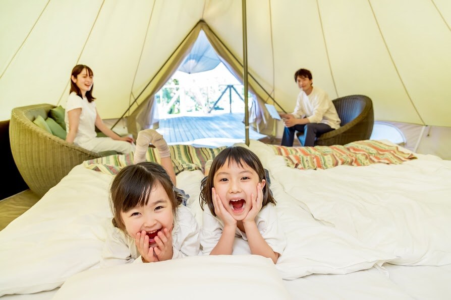 [Forest and Starry Sky Camping Village] Inside the Bell Tent Wide Tent