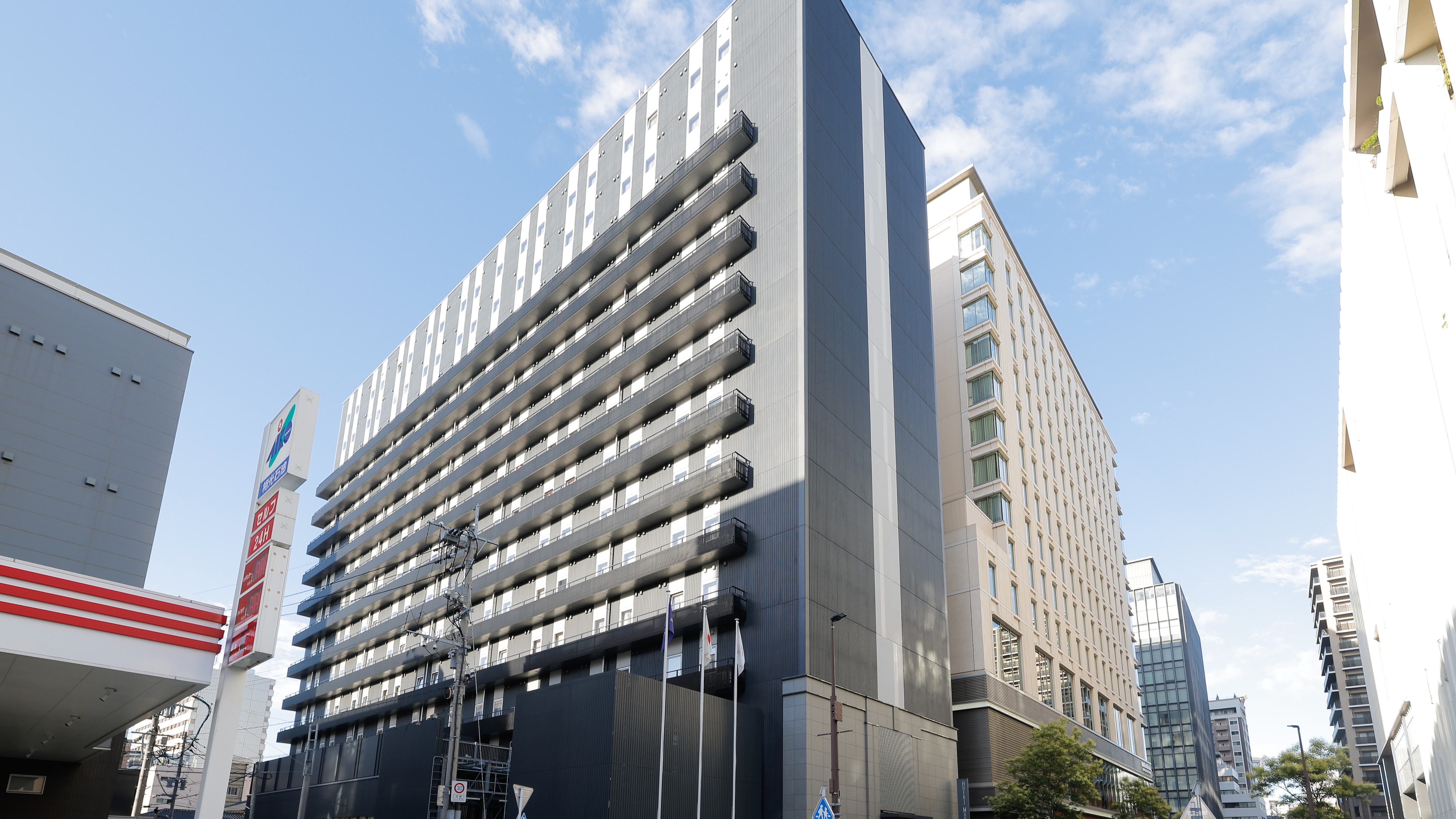 ホテル外観（桜十字病院側）