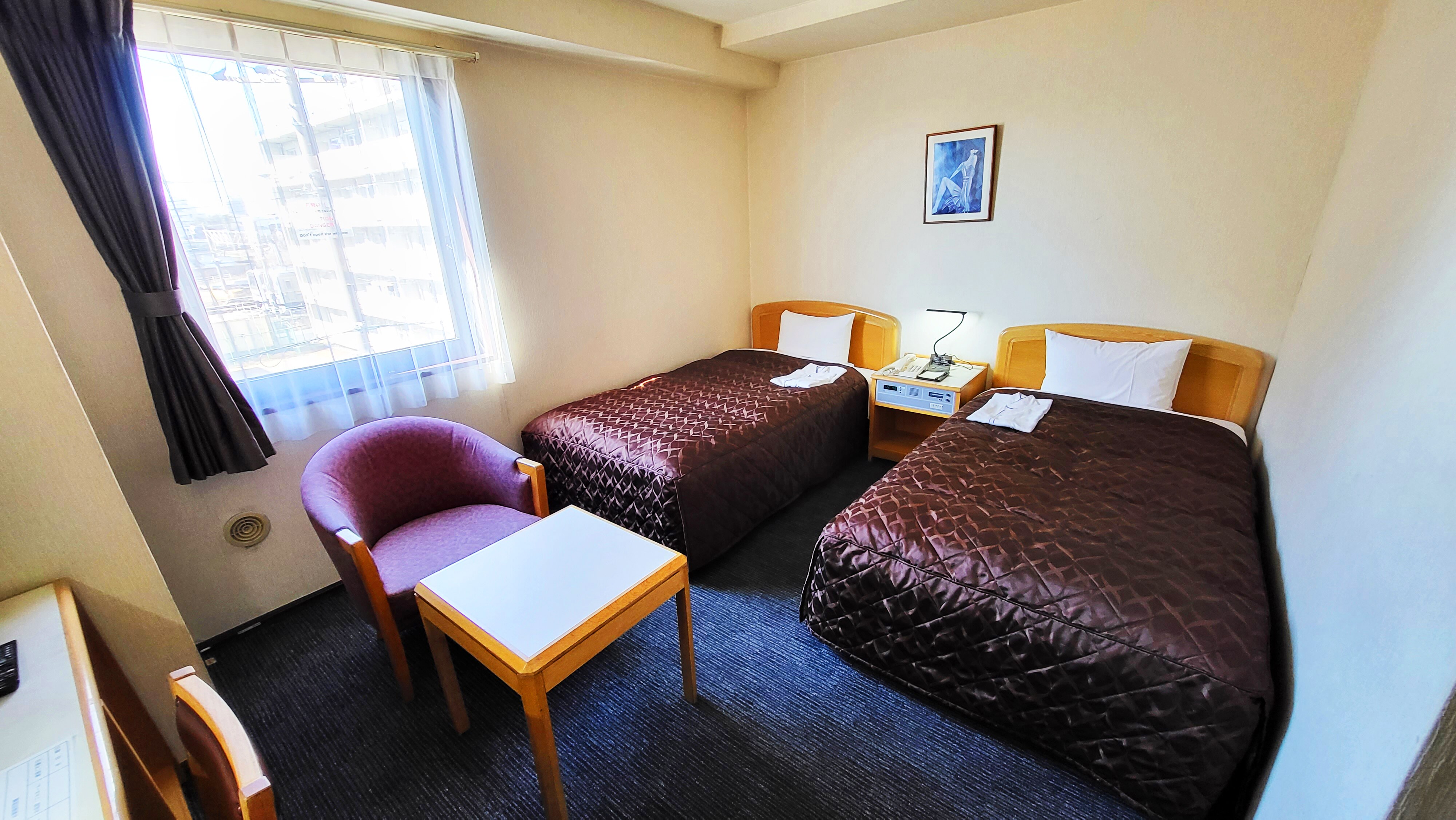 "Economy Twin Room"