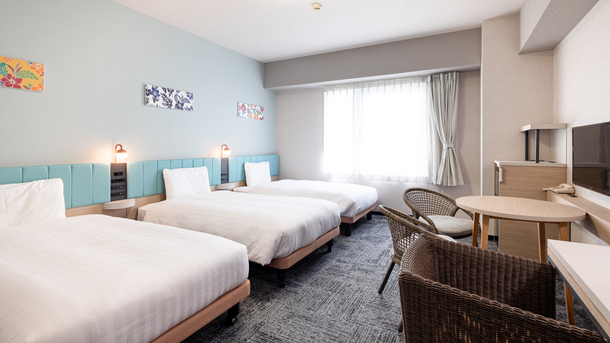 Renovated on May 30, 2012 [Family Room] Bed width 110cm ◆ Easy to use space for groups