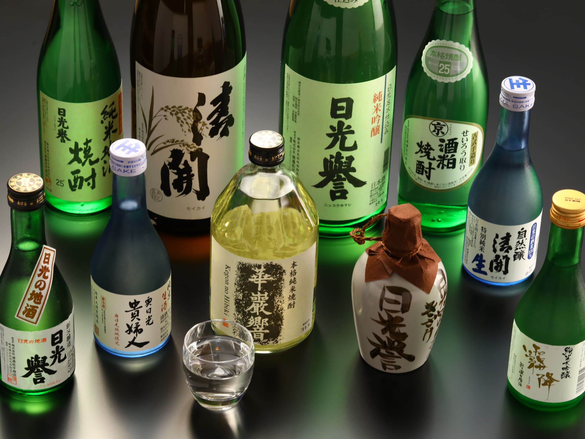 Kami juga menyediakan minuman beralkohol untuk menemani makanan Anda. *Gambar hanya untuk tujuan ilustrasi.