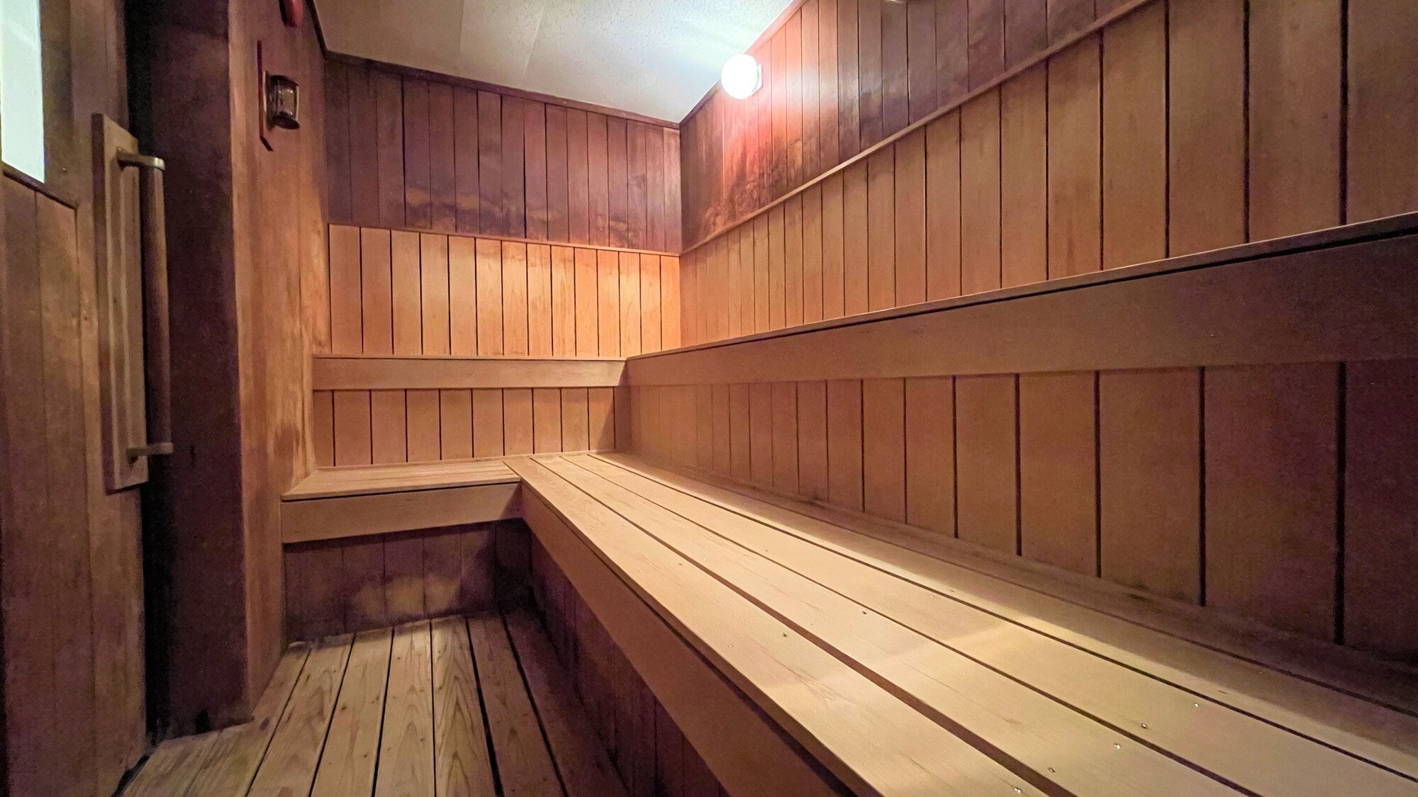 ■Far-infrared sauna: Experience a relaxing time resetting your mind and body.