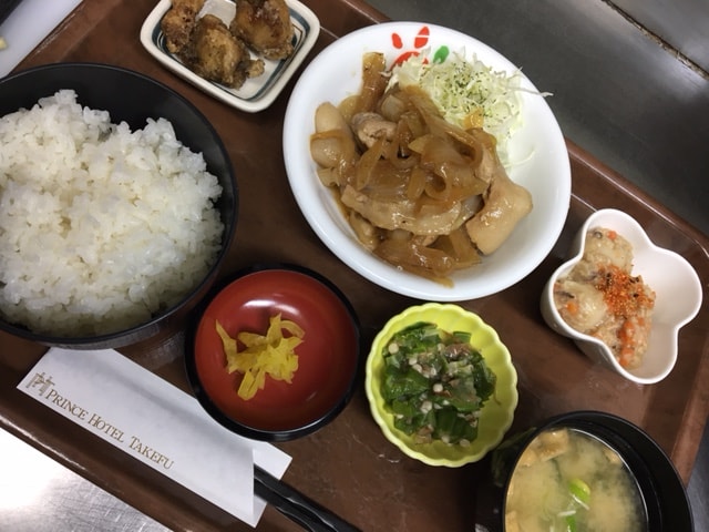 包含晚餐範例
