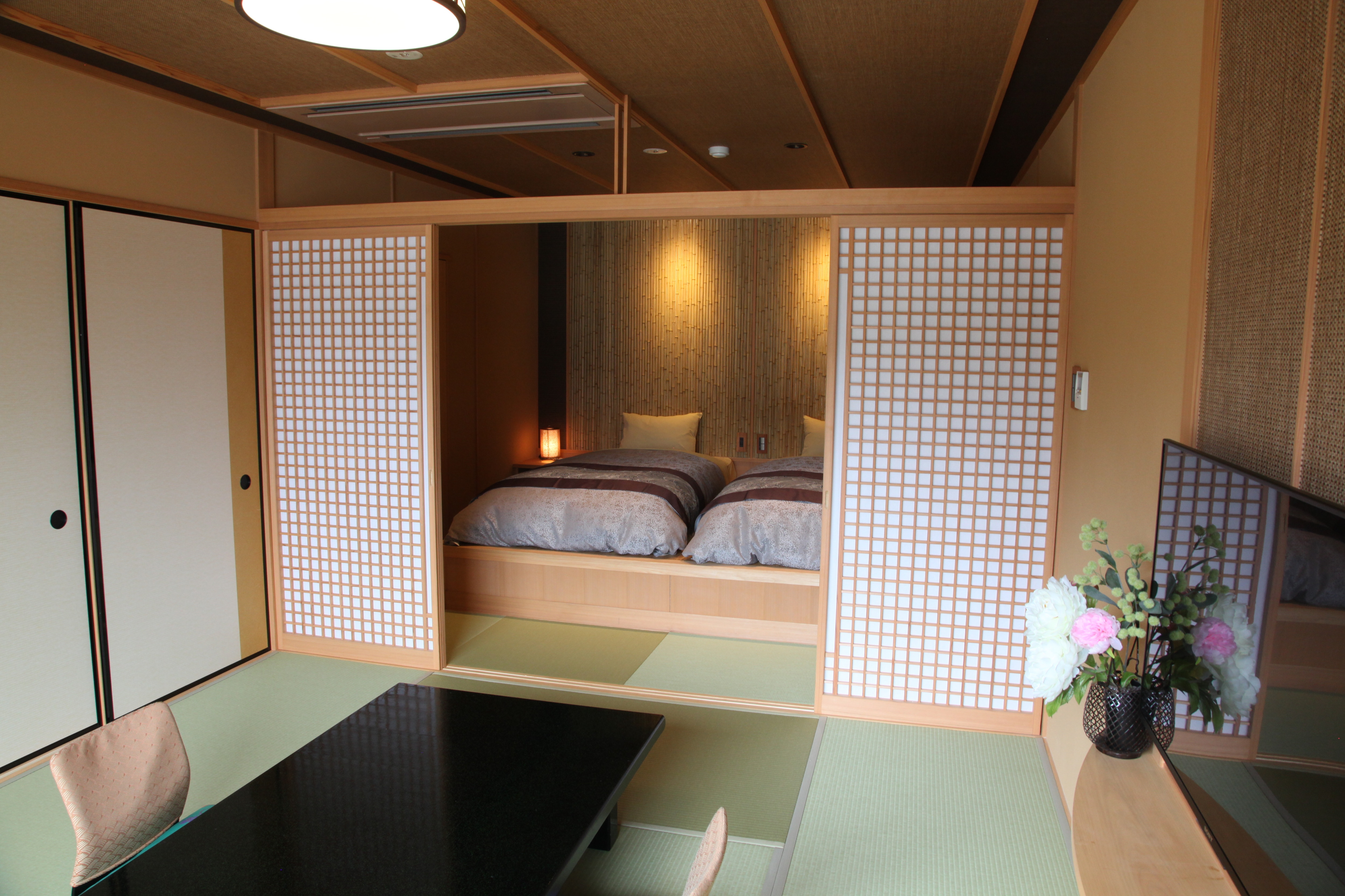 Lake side Japanese modern Japanese and Western room