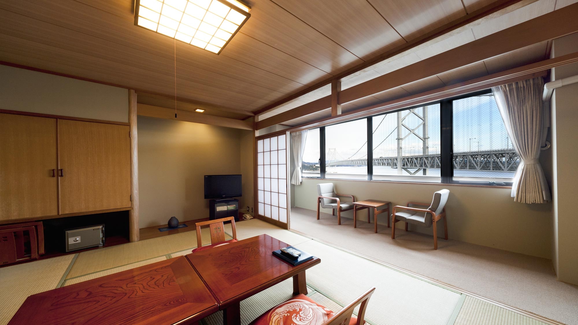 Impressive view overlooking the Naruto Strait Japanese-style room 10 tatami mats