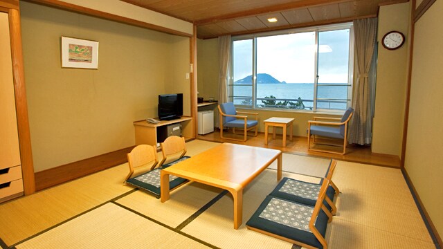 Japanese-style room