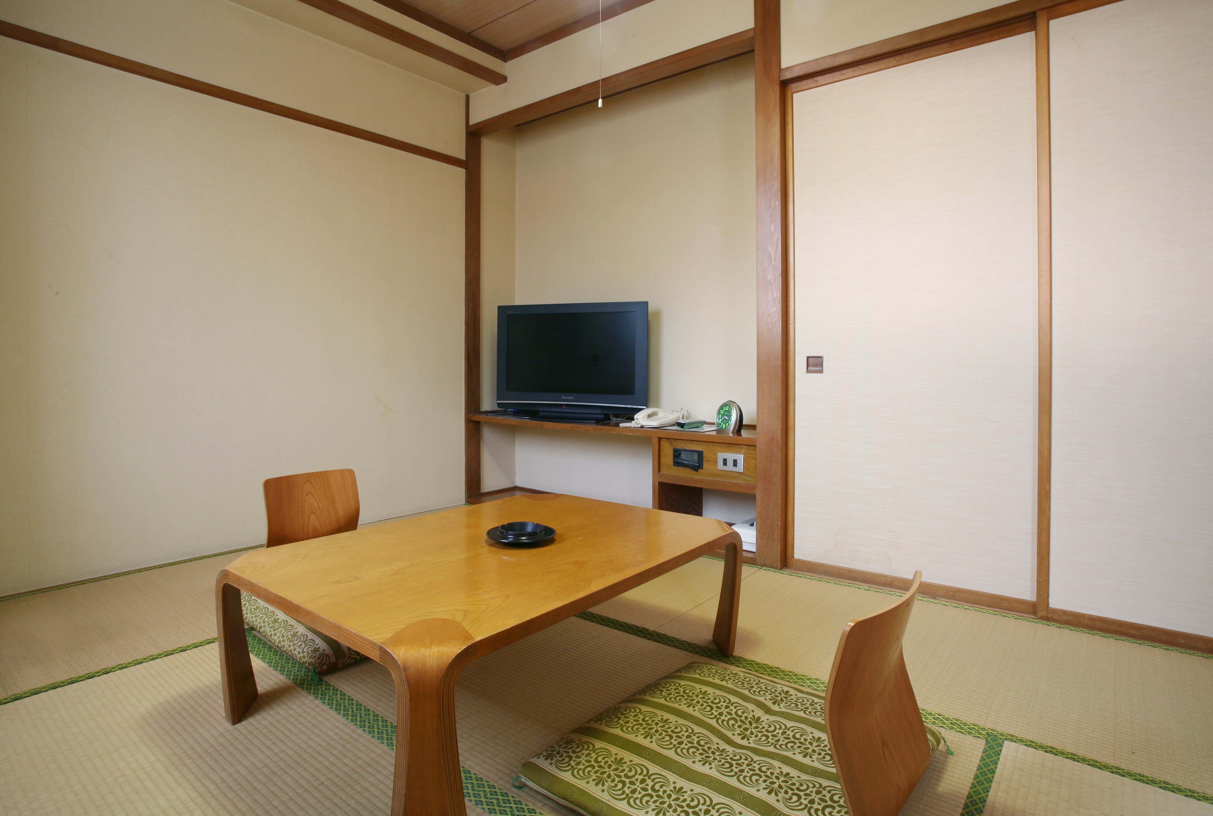 Japanese-style room