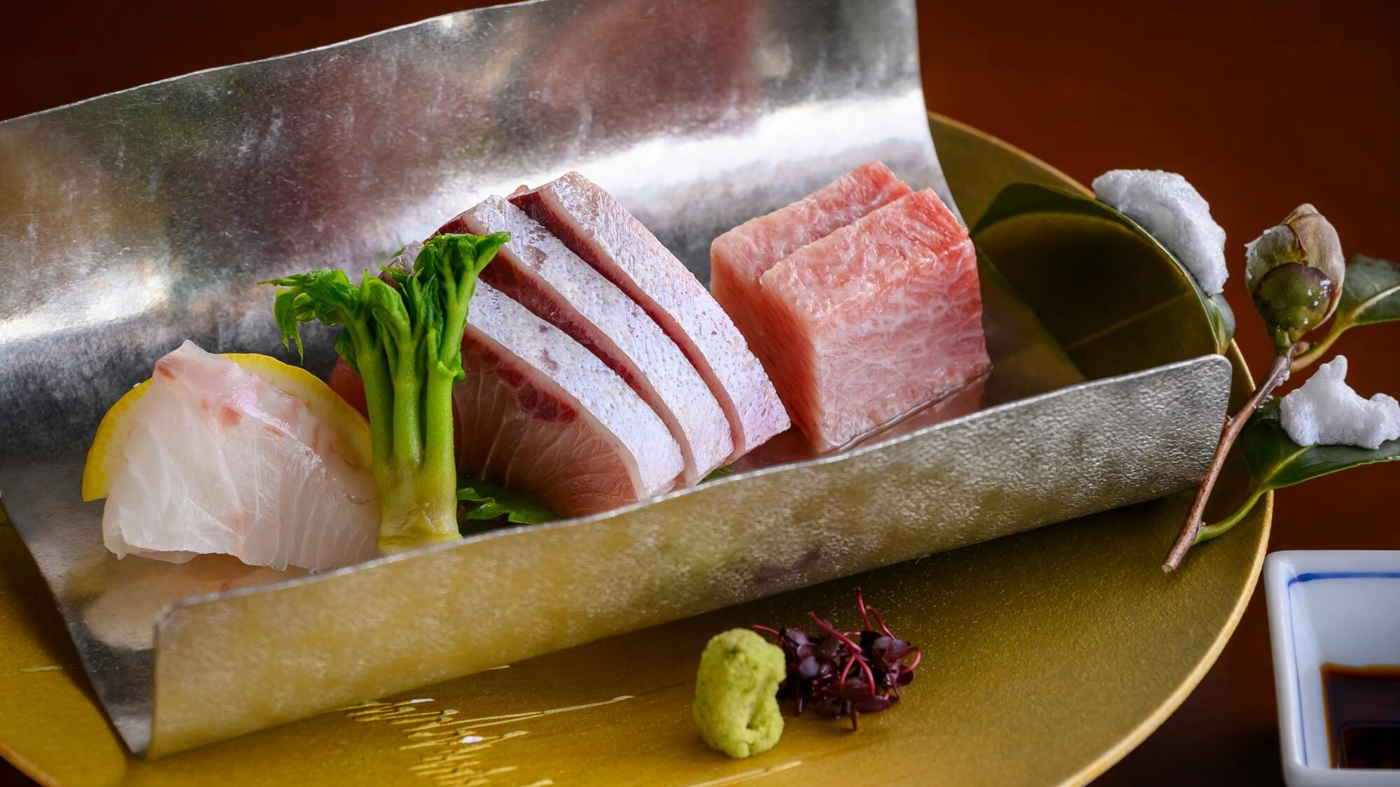 Enjoy a delicious moment with seasonal seafood.