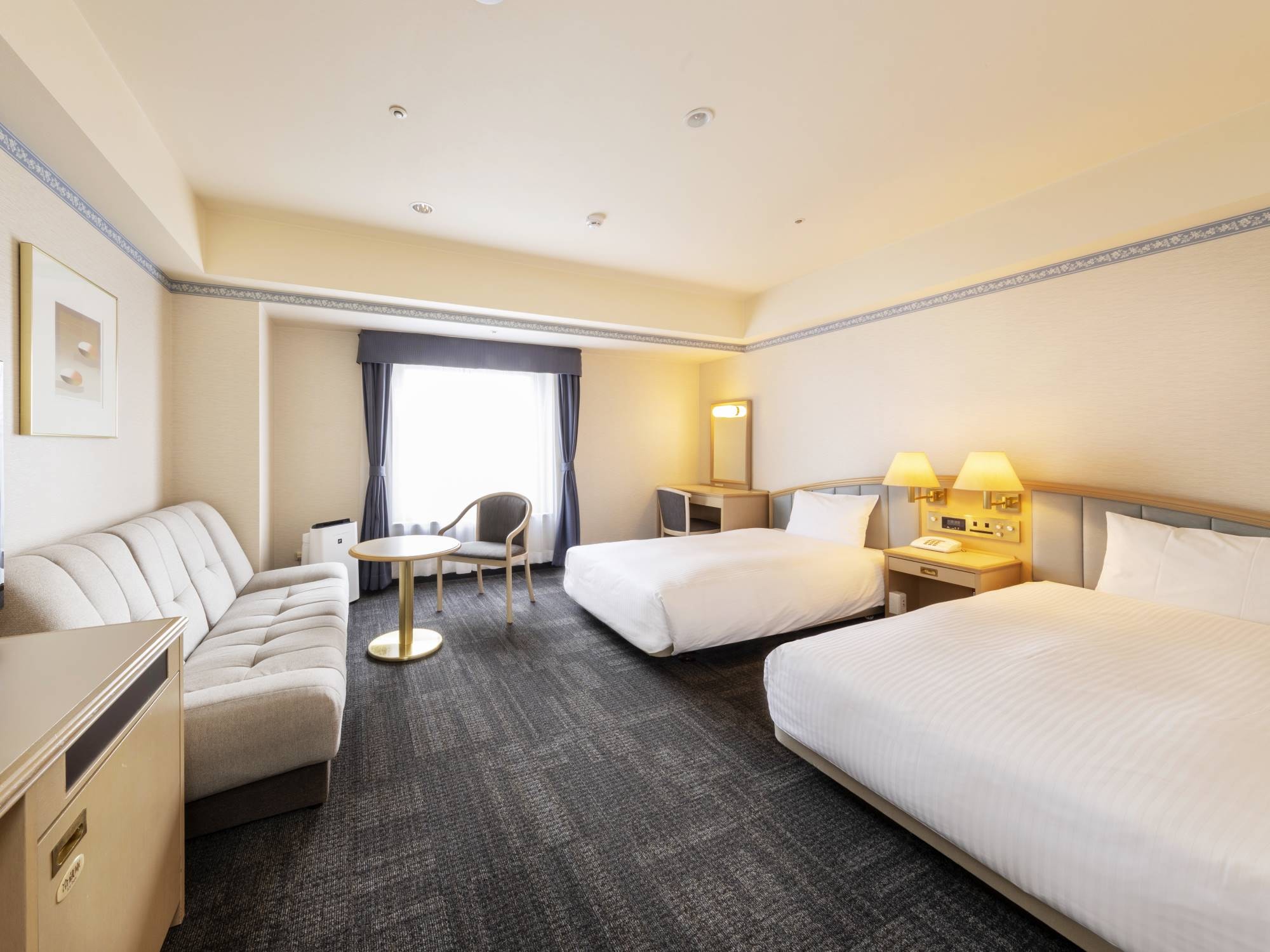 [Guest room] Deluxe twin (size 26.77㎡, bed 110 & times; 195cm)