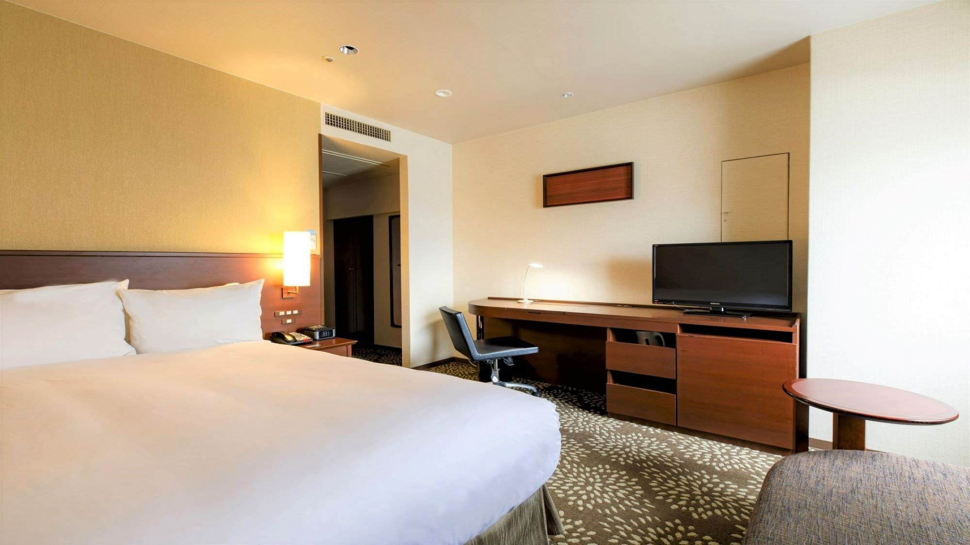 Standard Double Room (18 square meters, non-smoking)