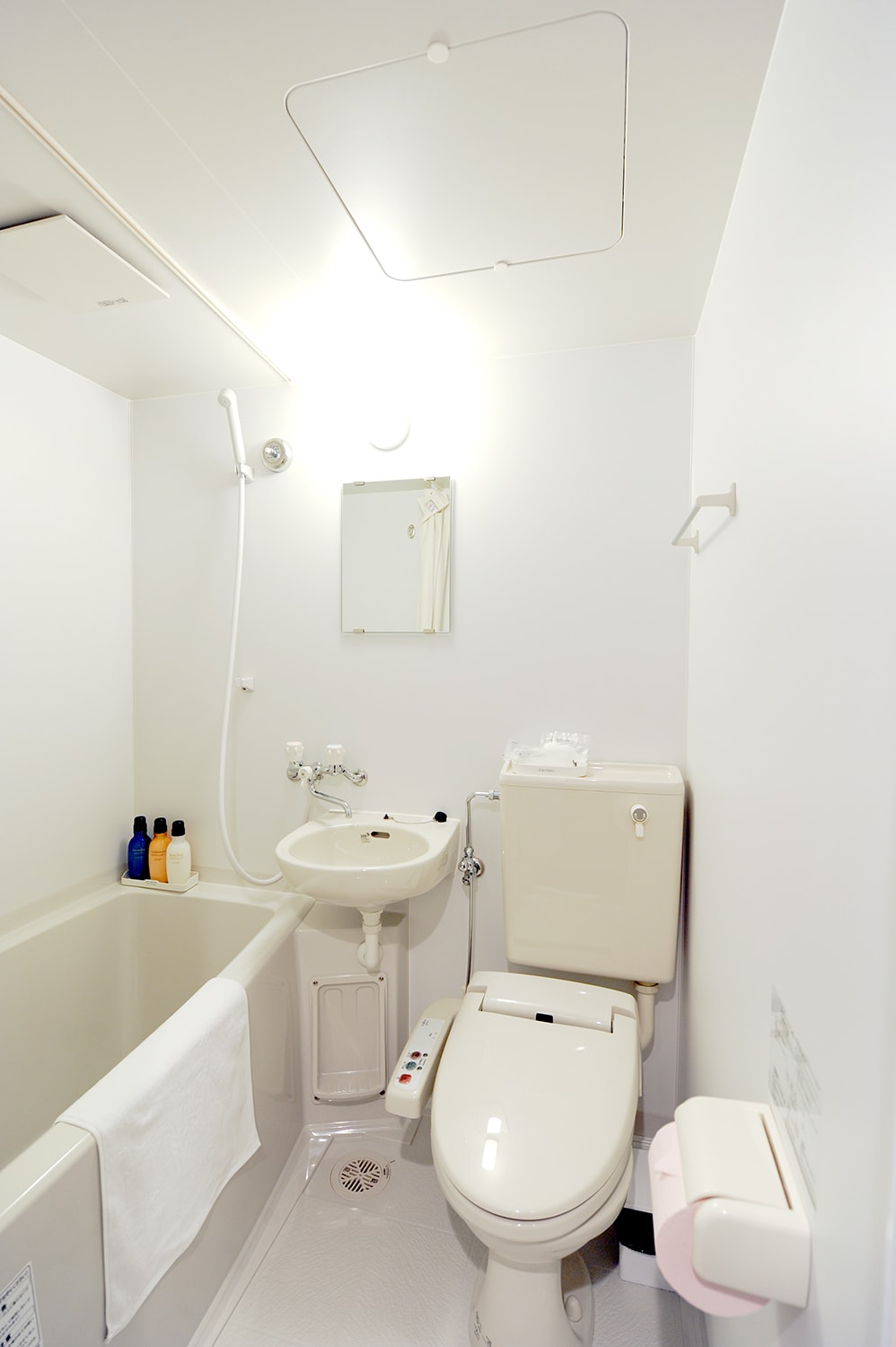 Annex unit bath