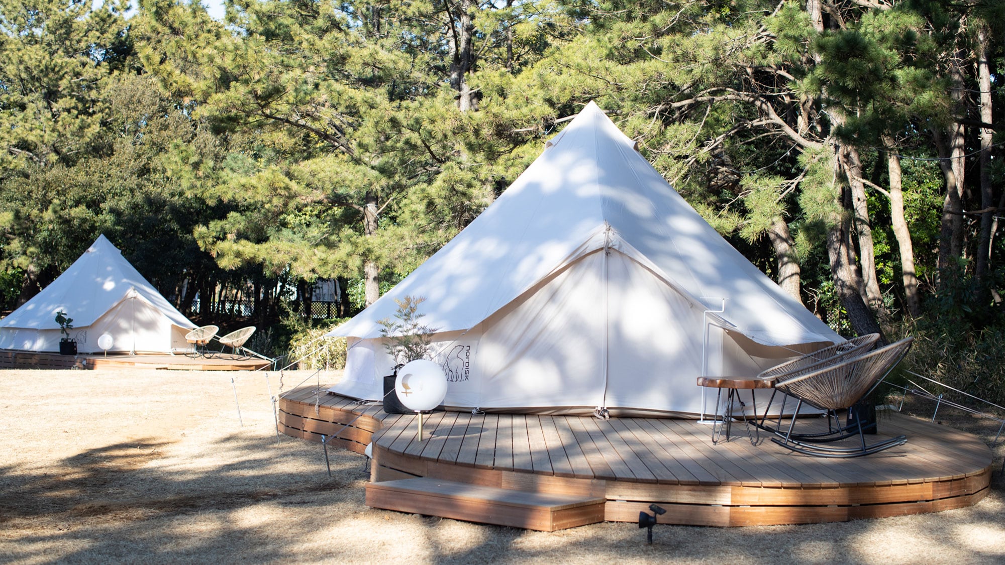 Large tent (example of a tent)