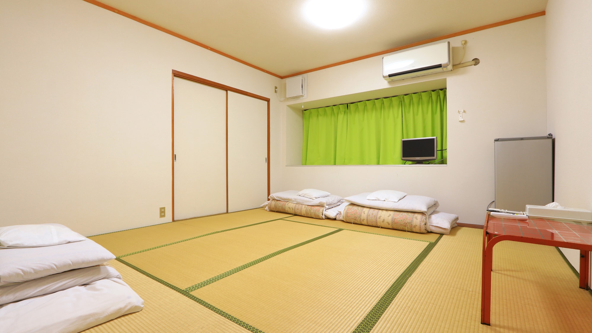 [Room 6] Japanese style room with 8 tatami mats