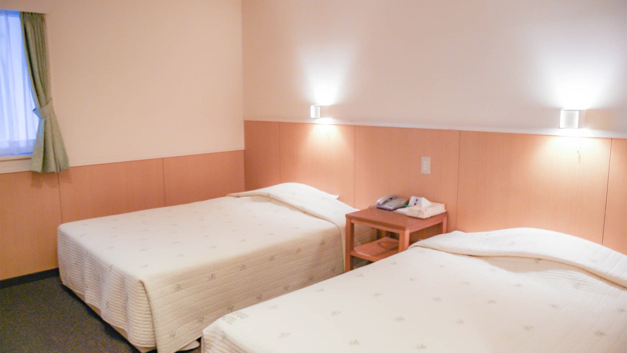 Twin / bed is semi-double or double spacious size.