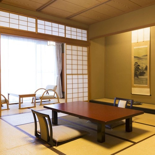 Pure Japanese room 12.5 tatami + sofa included