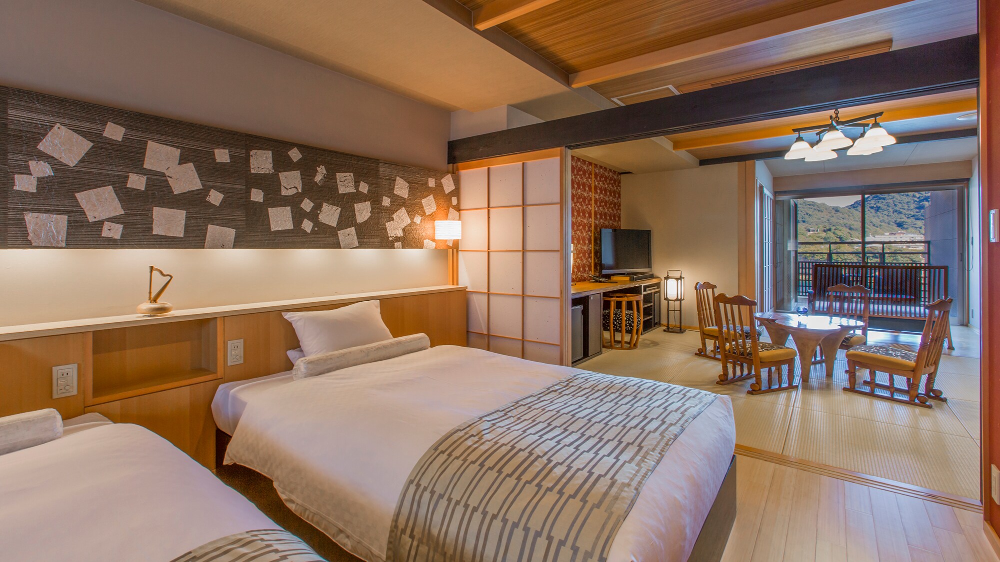 [Kamar Suite]