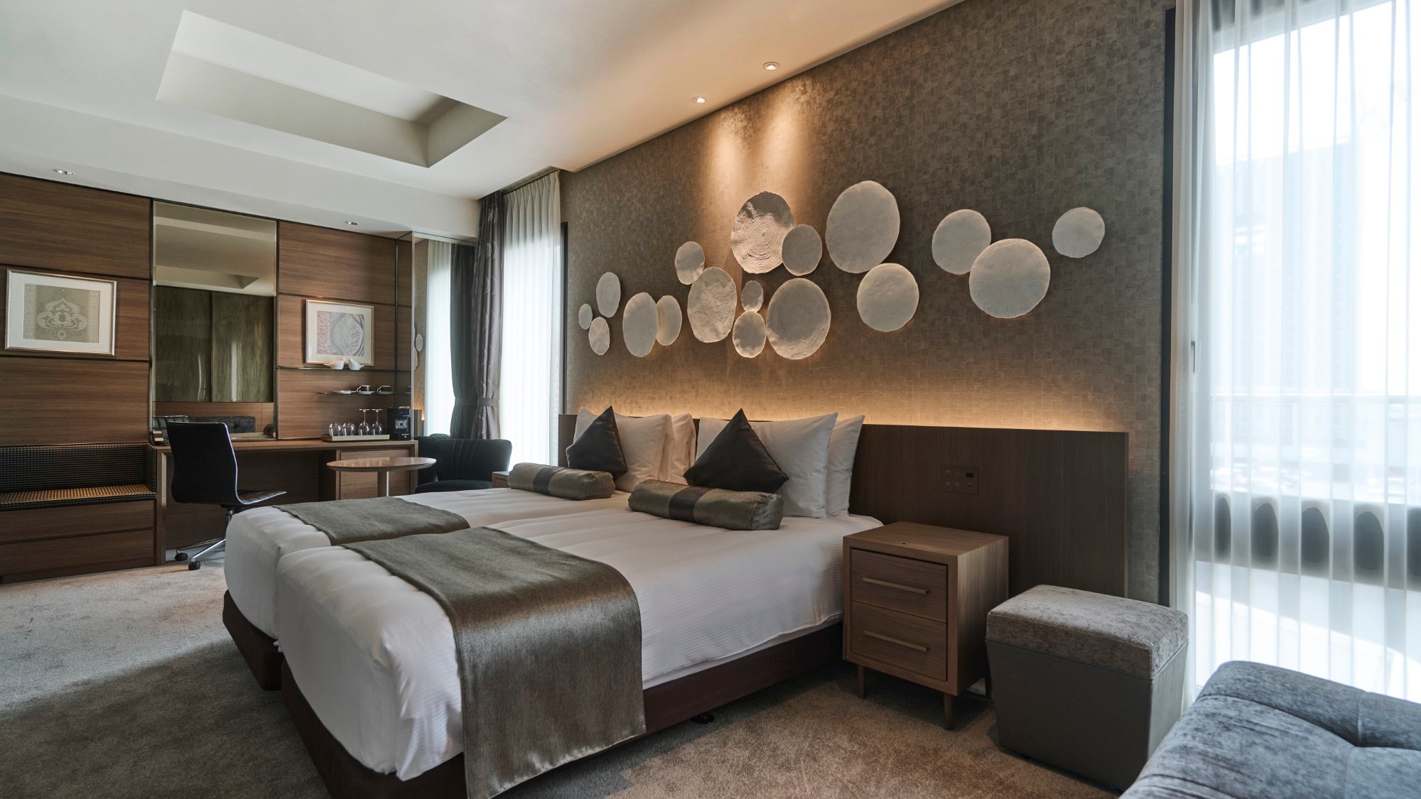 [Suite Room (36㎡)] Relax and enjoy a satisfying sleep. A special time that will remain in your memory.