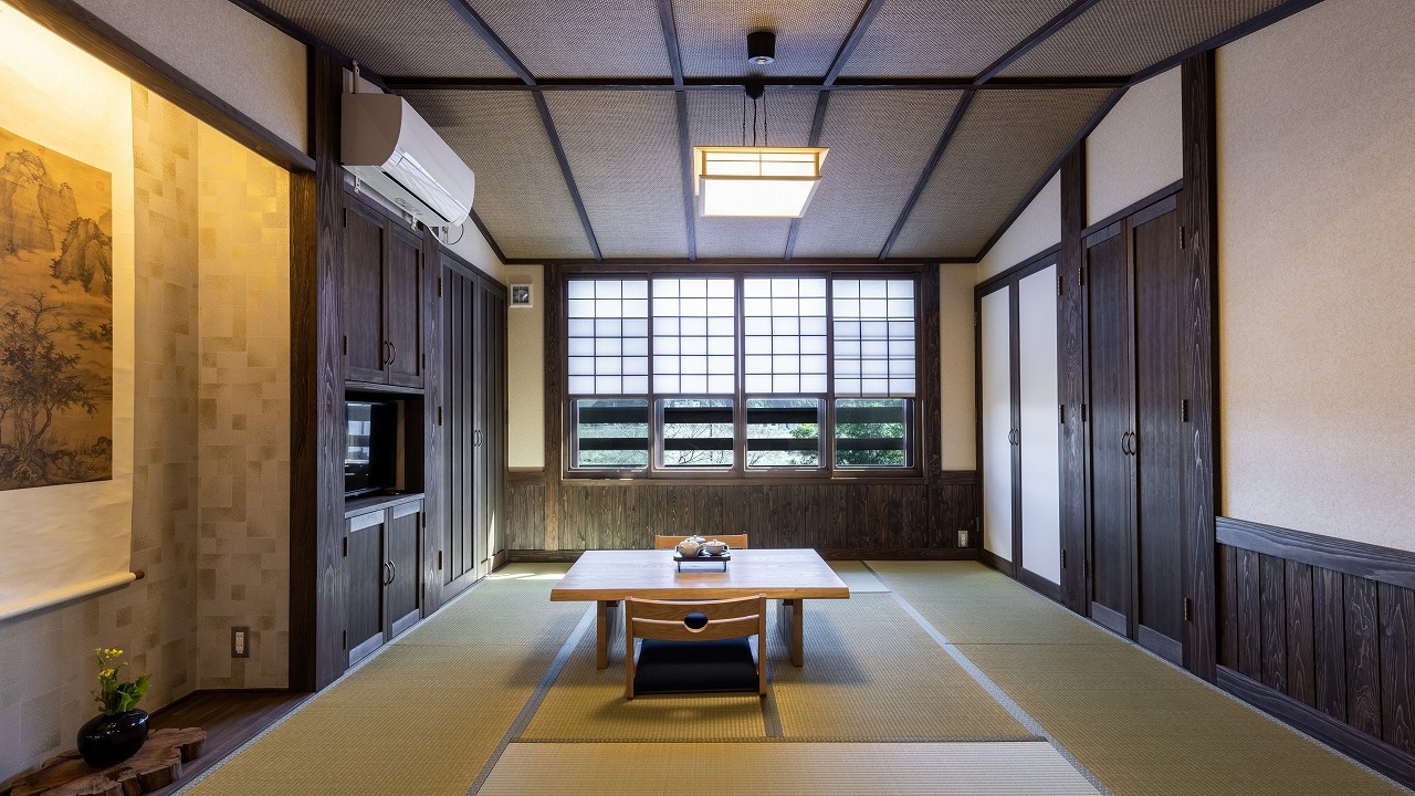 Gedung Utama, Lantai 2: Toad Lily -HOTOTOGISU-