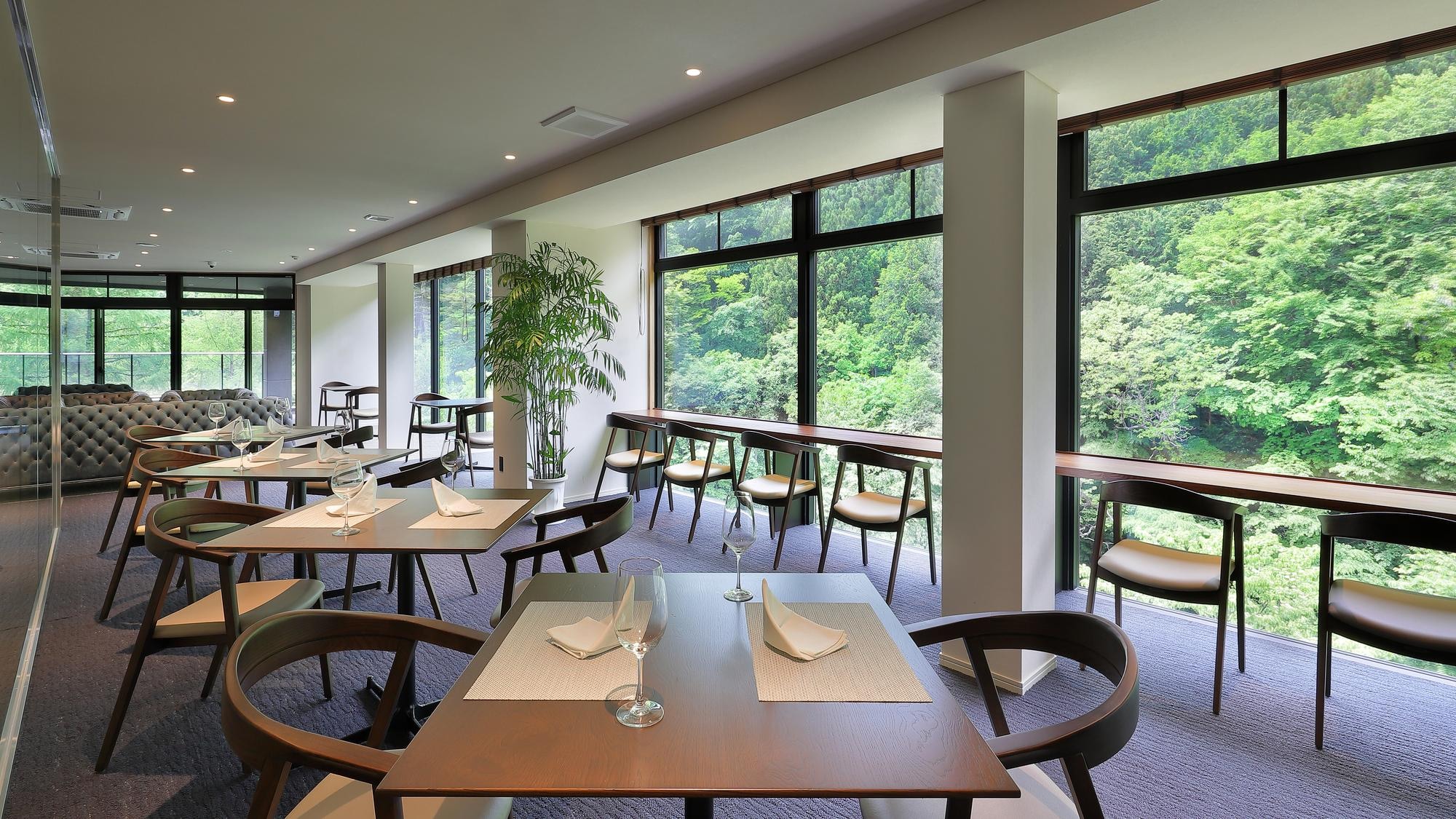 Restaurant "J's CANYON"