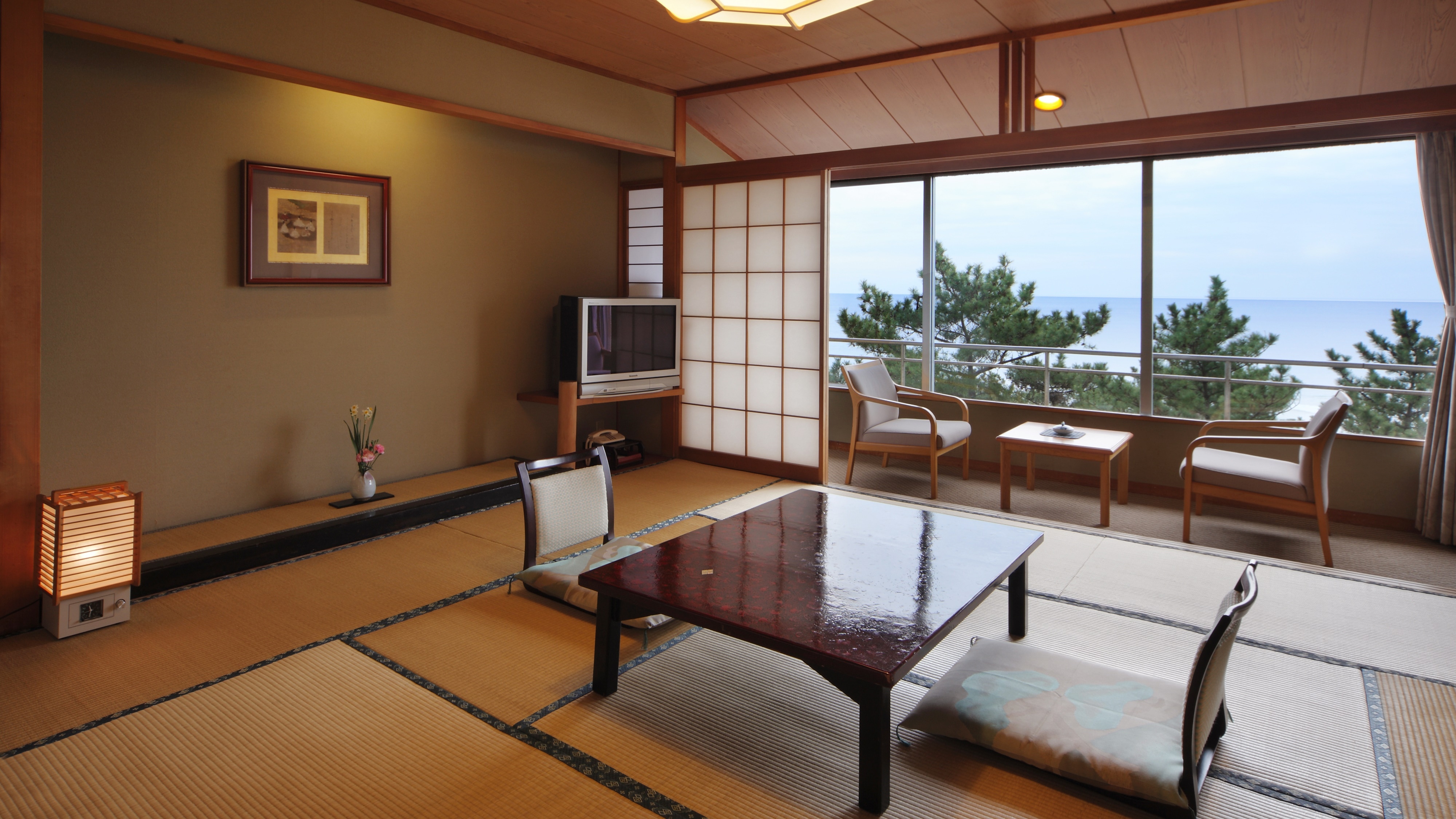 Kamar bergaya Jepang dengan bak mandi cemara (tikar tatami 12,5 + beranda + bak mandi)