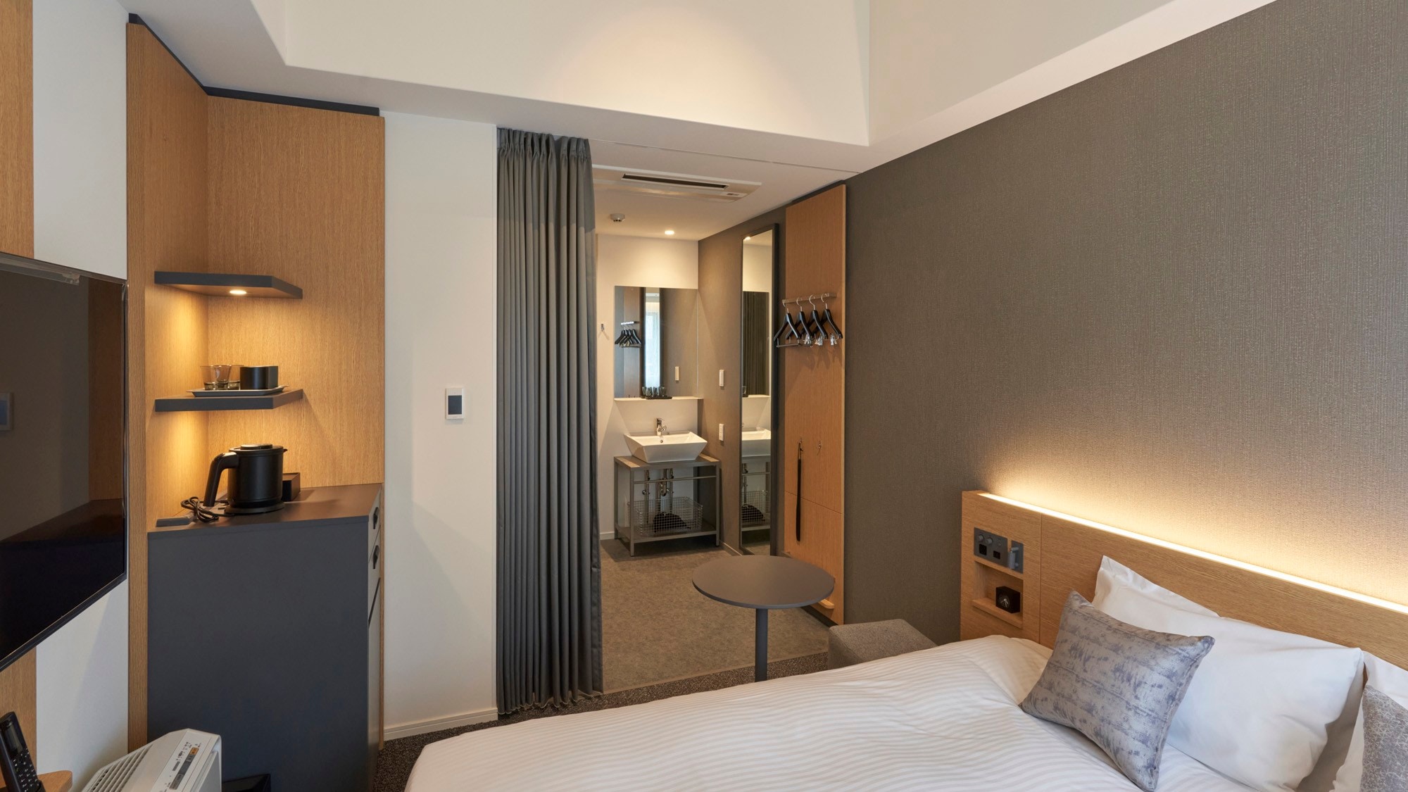 [Universal King (barrier-free)] Bedroom