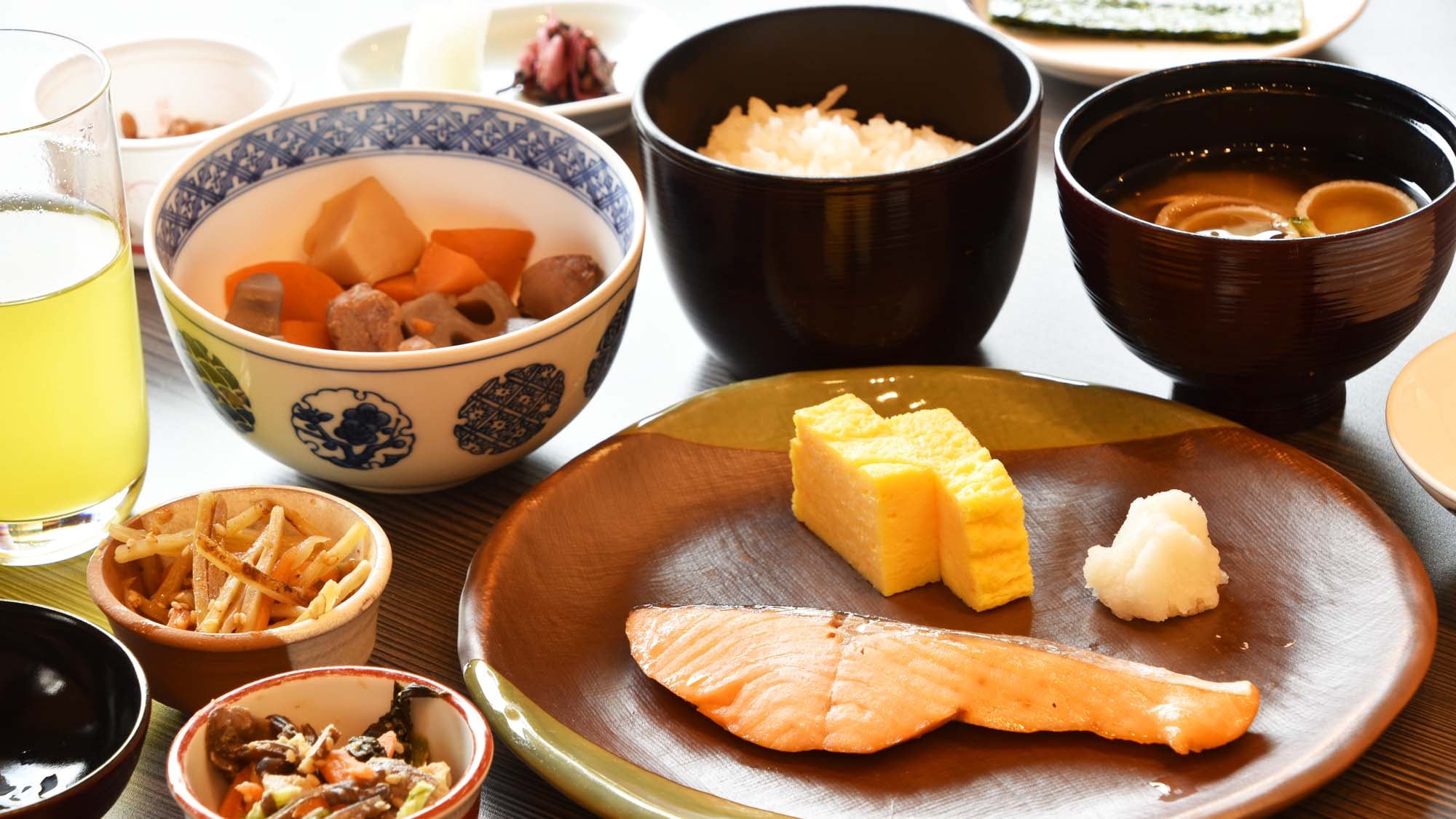 [Breakfast] Japanese cuisine (example of meal)