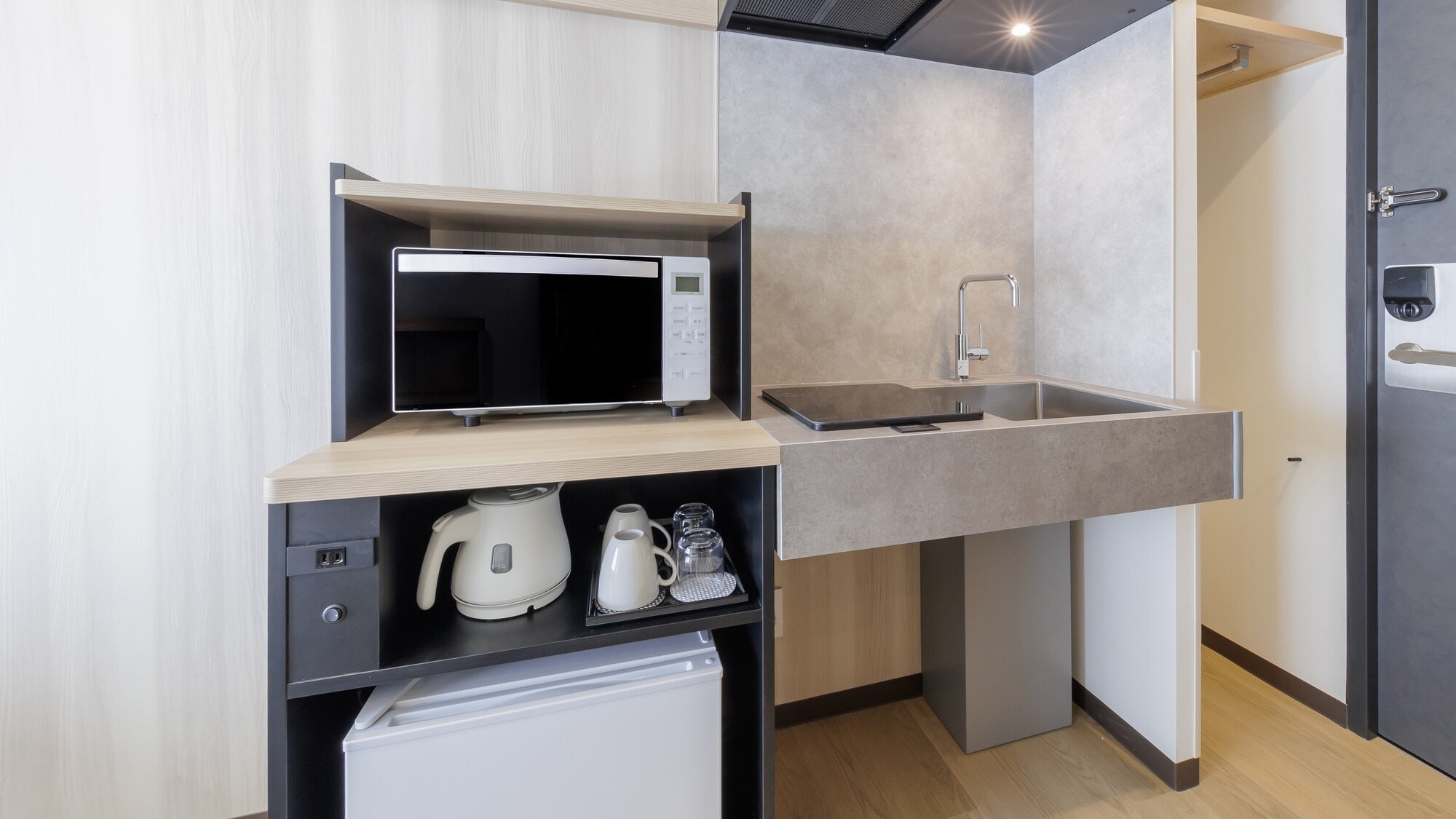 [Renovated in 2024!] Guest room kitchen