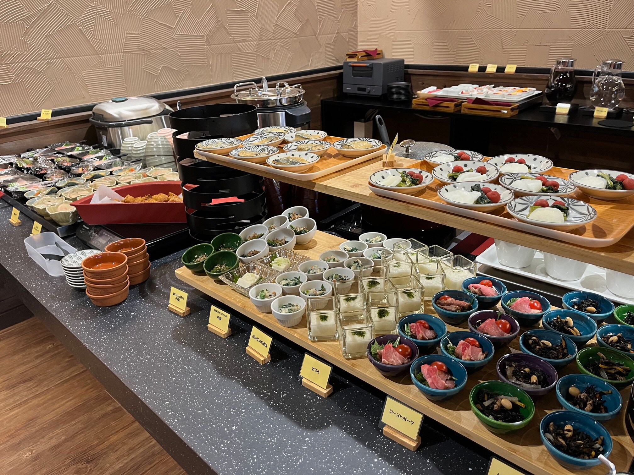 New breakfast "Yama-nashi small dish buffet"