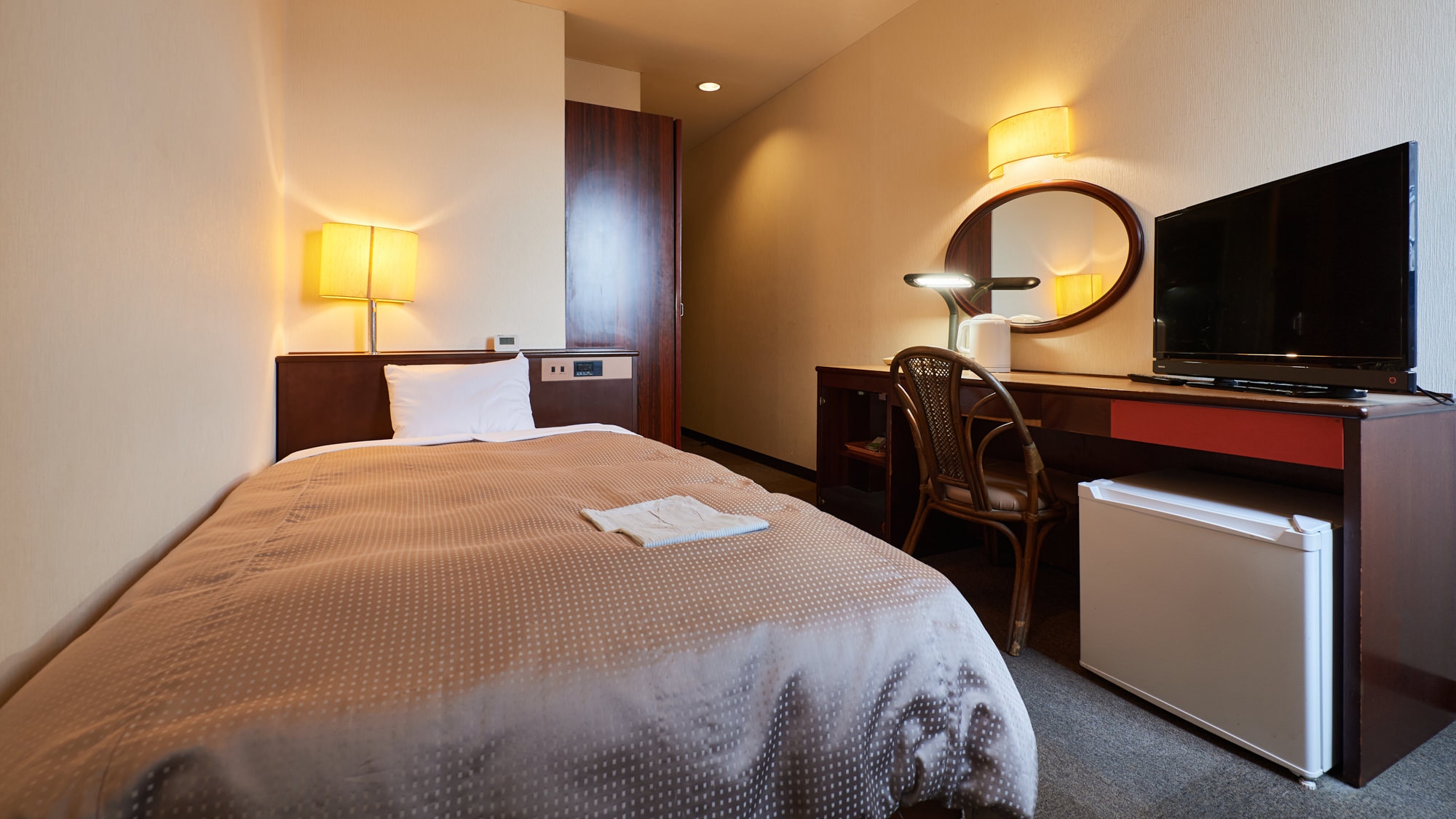 Semi-double room