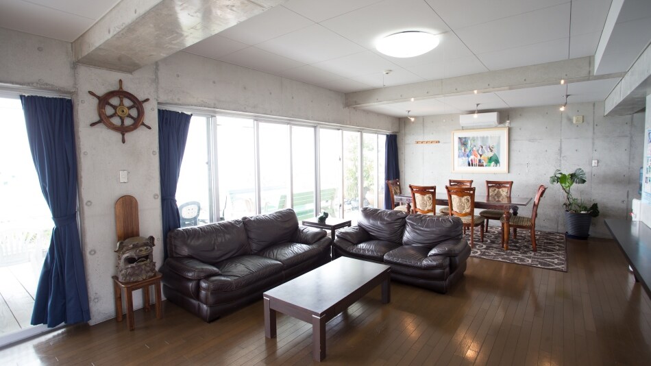 1F living room