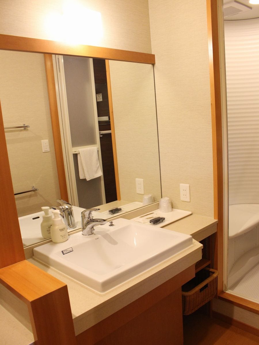 Japanese-Western style washbasin