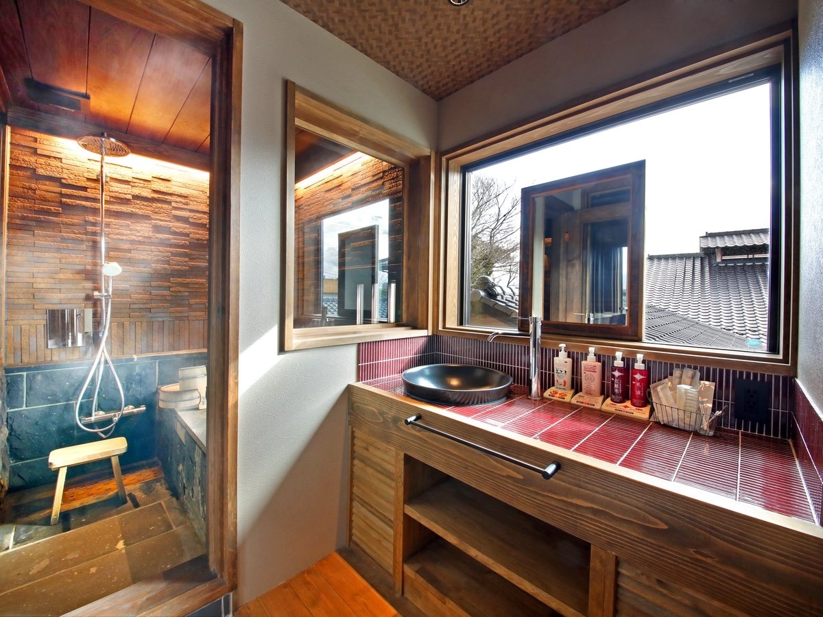 Momiji (private indoor bath, Japanese-style room, capacity 4 people)