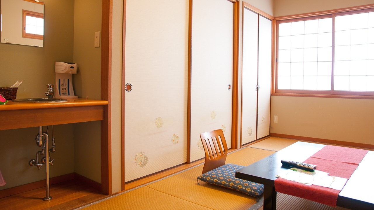 Guest Room 2
