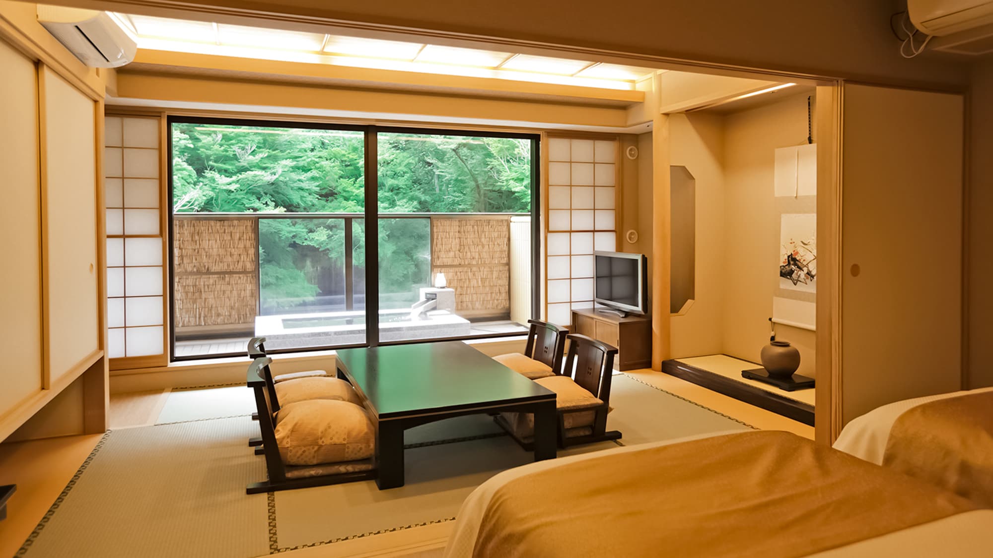 [Guest room with open-air bath] A luxurious room where you can fully enjoy the boasting private source