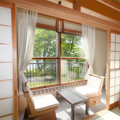 A "step in" of about 3 tatami mats