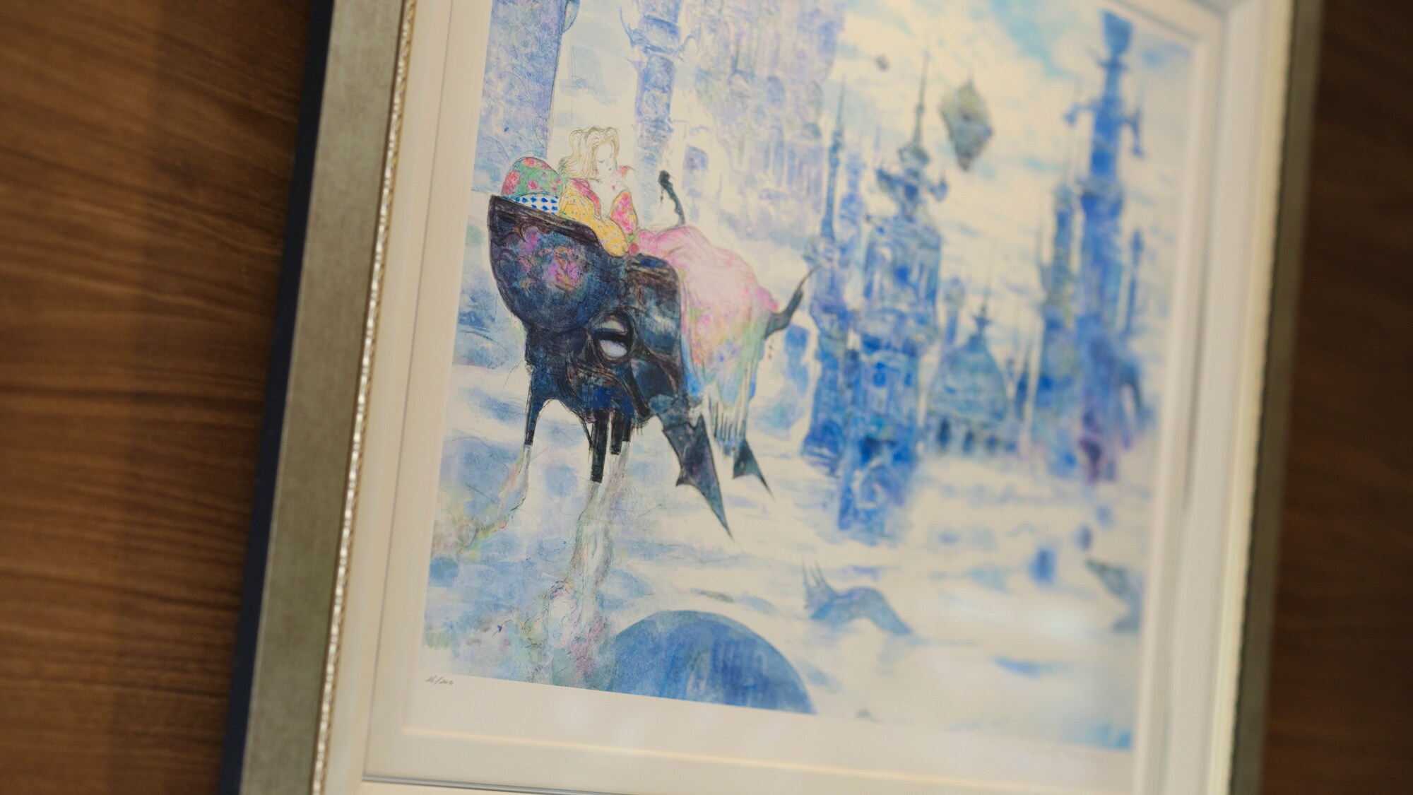 建筑内部装饰着天野喜孝的画作。