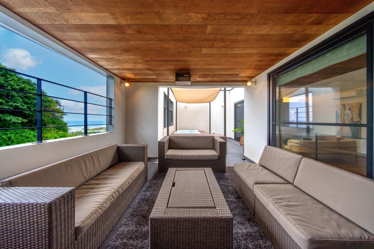 Building C Jacuzzi & Terrace