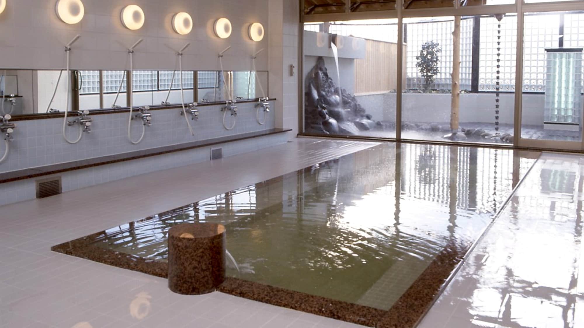 *Large public bath inside Avanse Fukuchi.